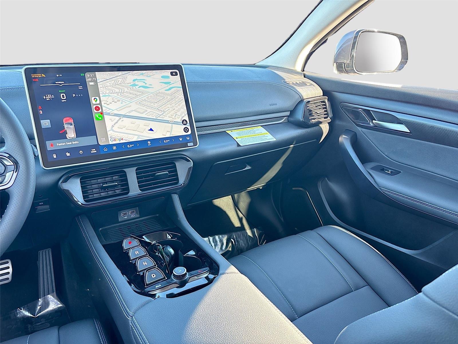 2025 VinFast VF 8 Eco