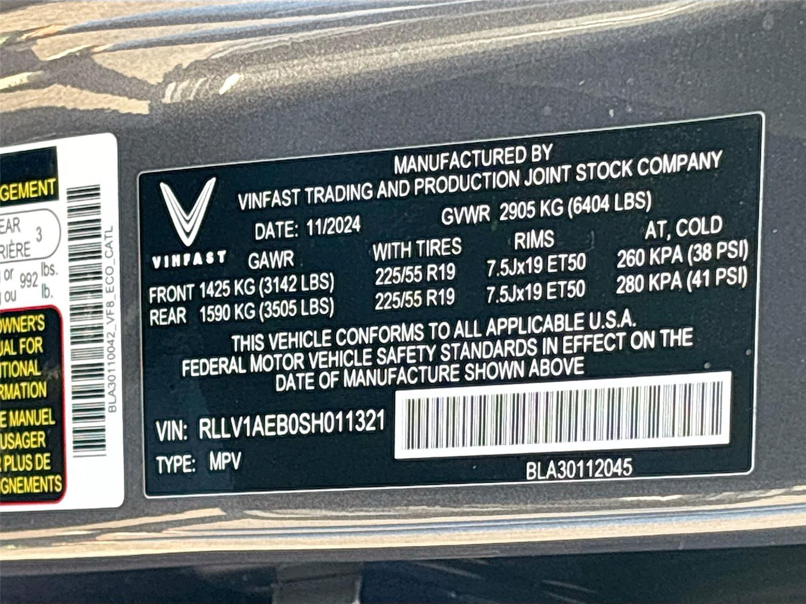 2025 VinFast VF 8 Eco