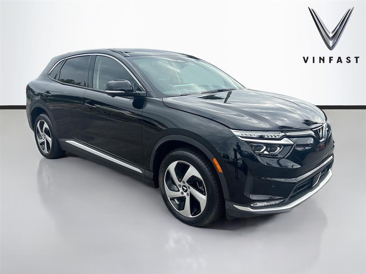 2025 VinFast VF 8 Eco