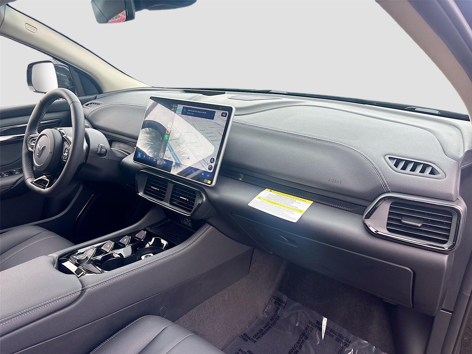 2025 VinFast VF 8 Eco
