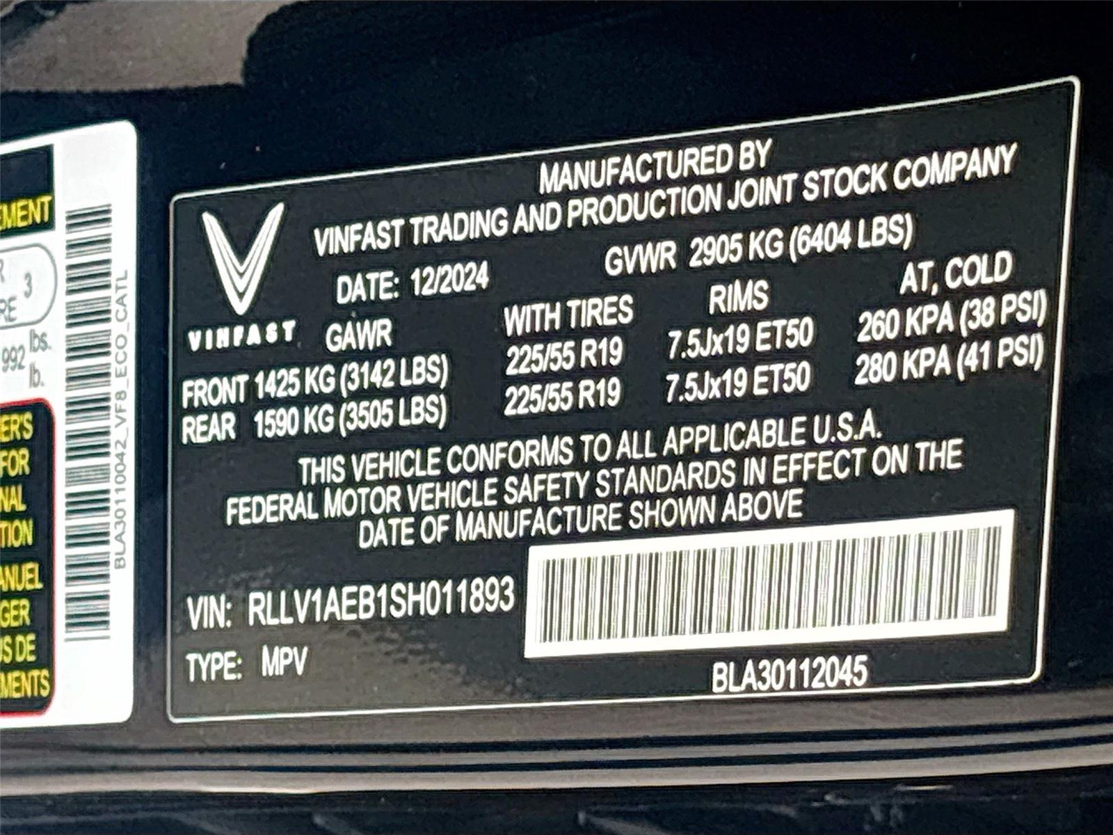 2025 VinFast VF 8 Eco