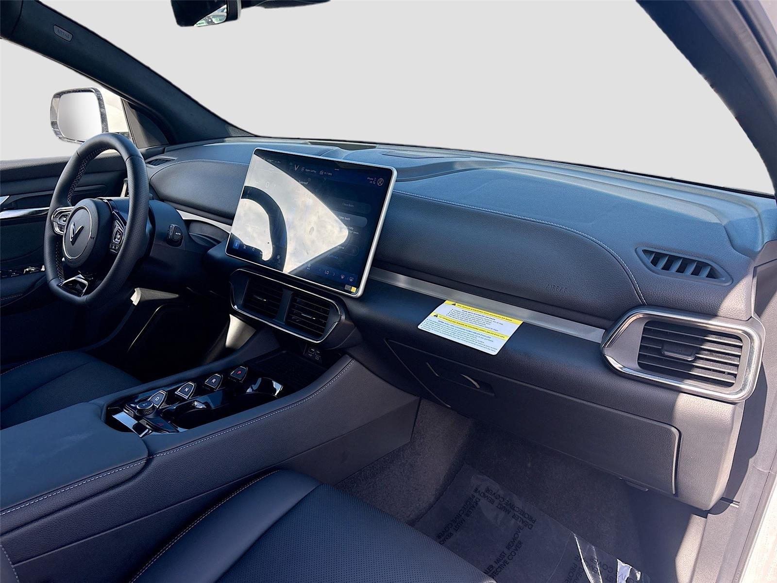 2025 VinFast VF 8 Plus