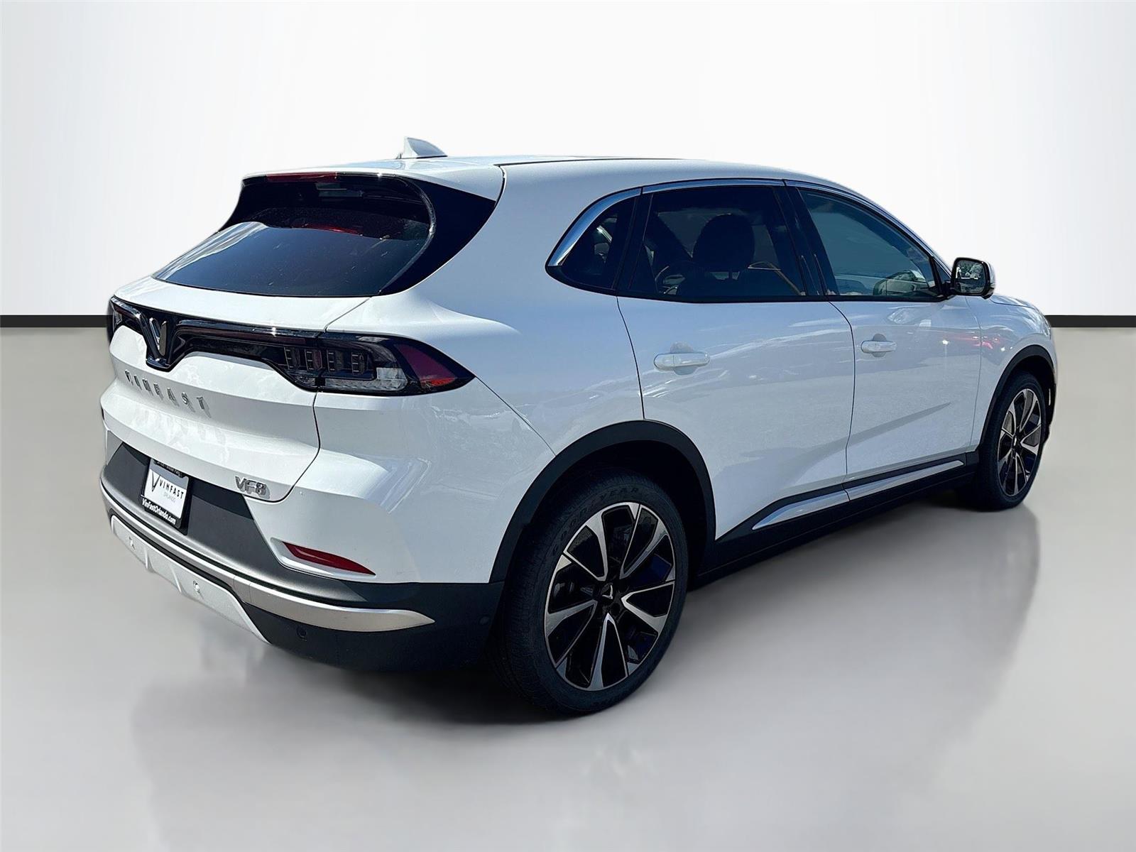 2025 VinFast VF 8 Plus