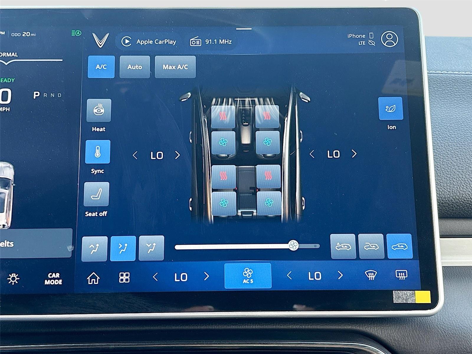 2025 VinFast VF 8 Plus