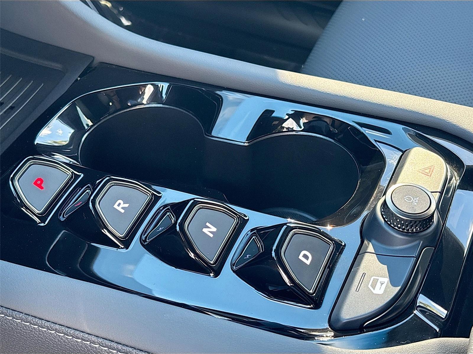 2025 VinFast VF 8 Plus