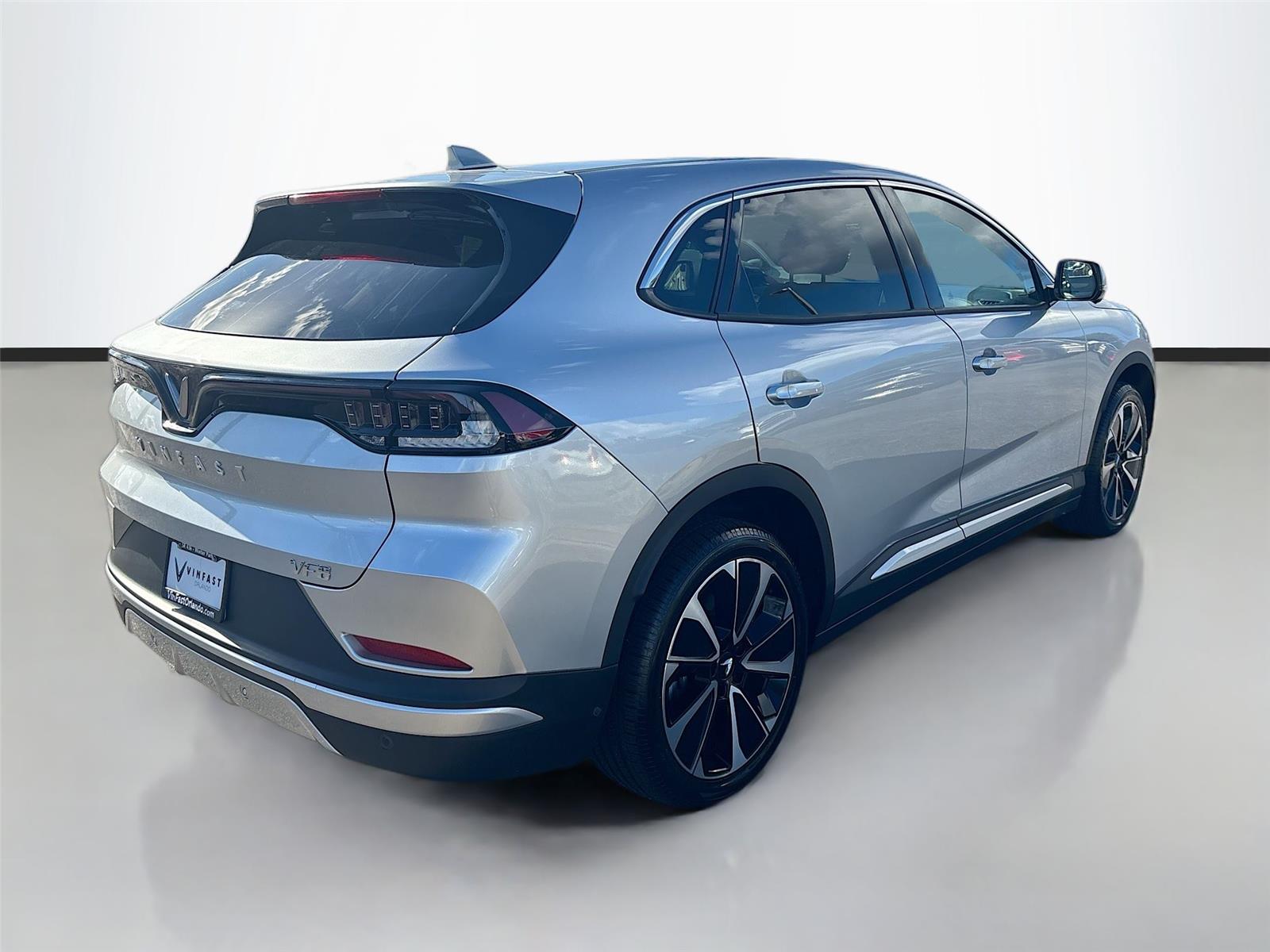 2025 VinFast VF 8 Plus