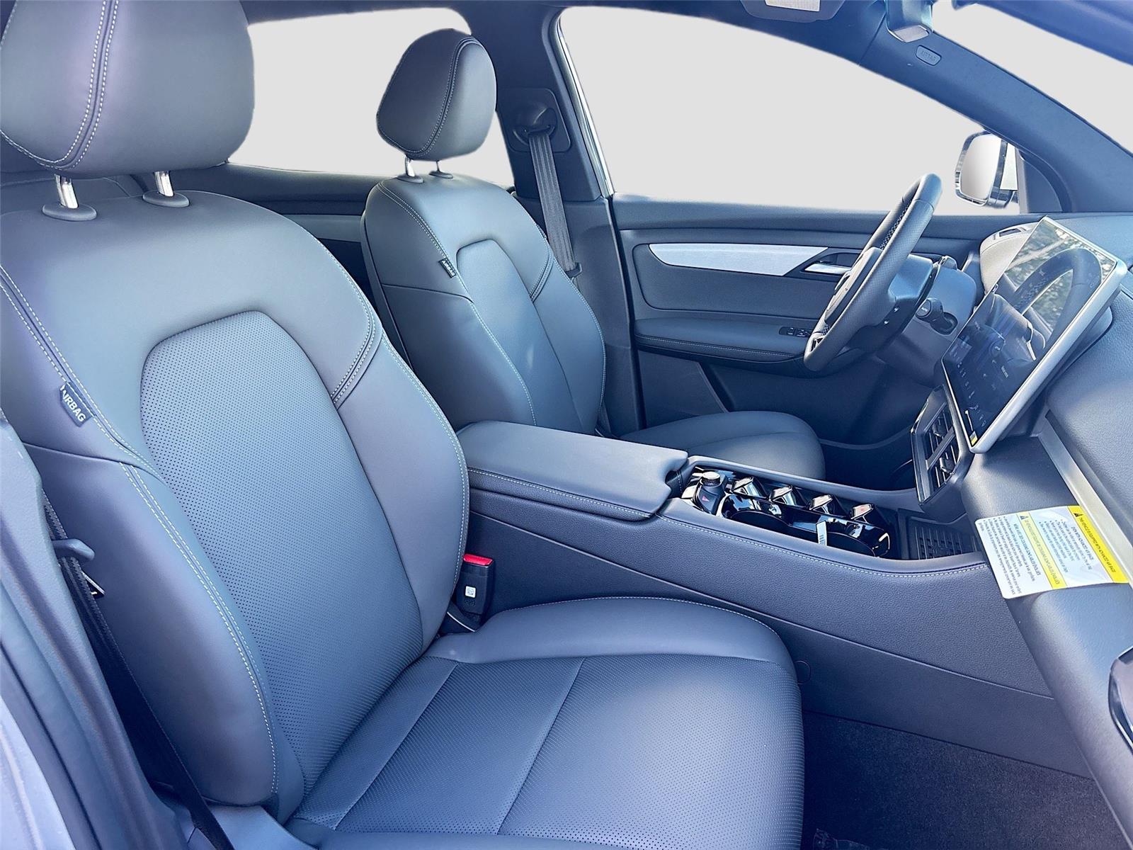 2025 VinFast VF 8 Plus