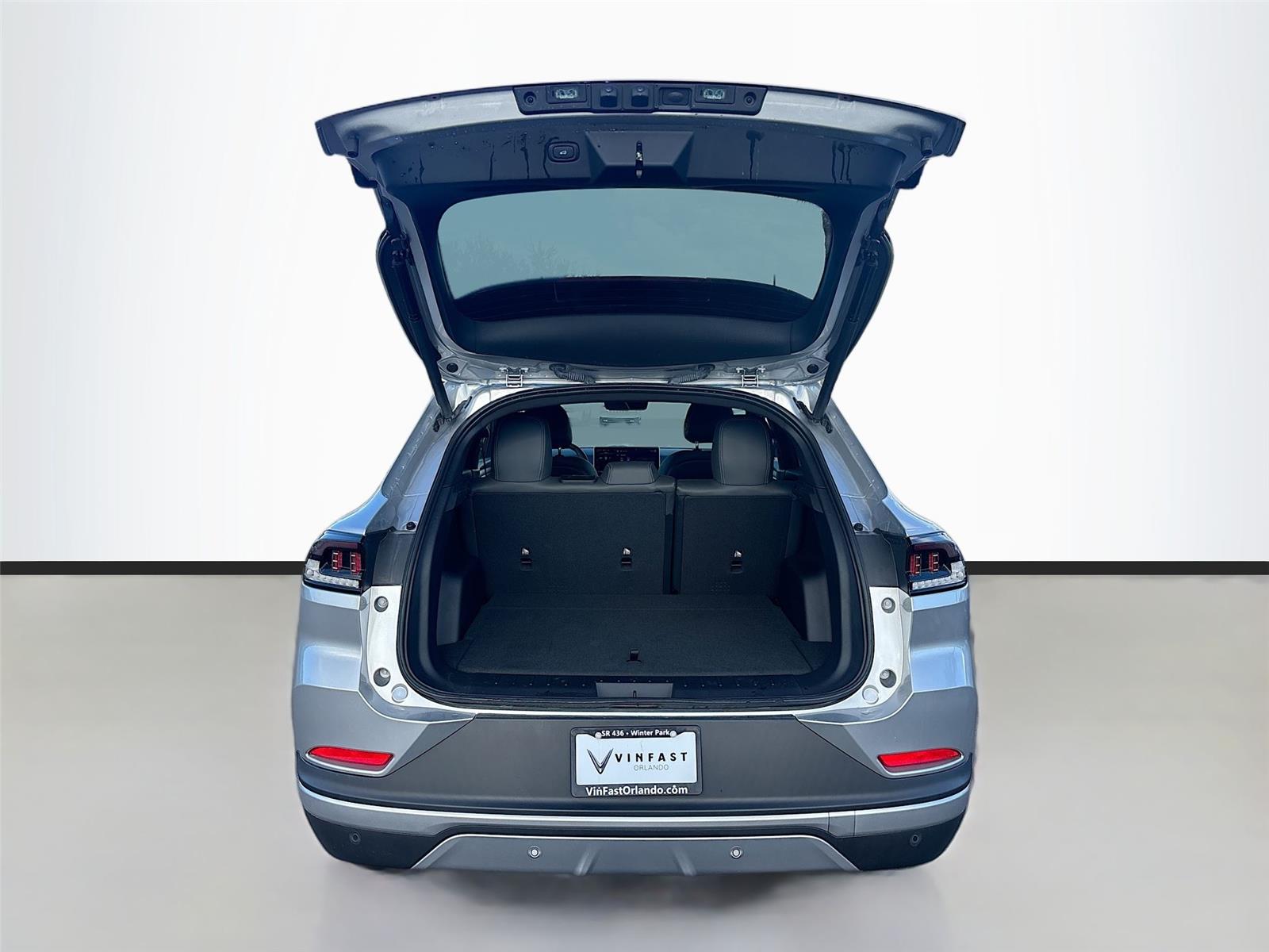 2025 VinFast VF 8 Plus