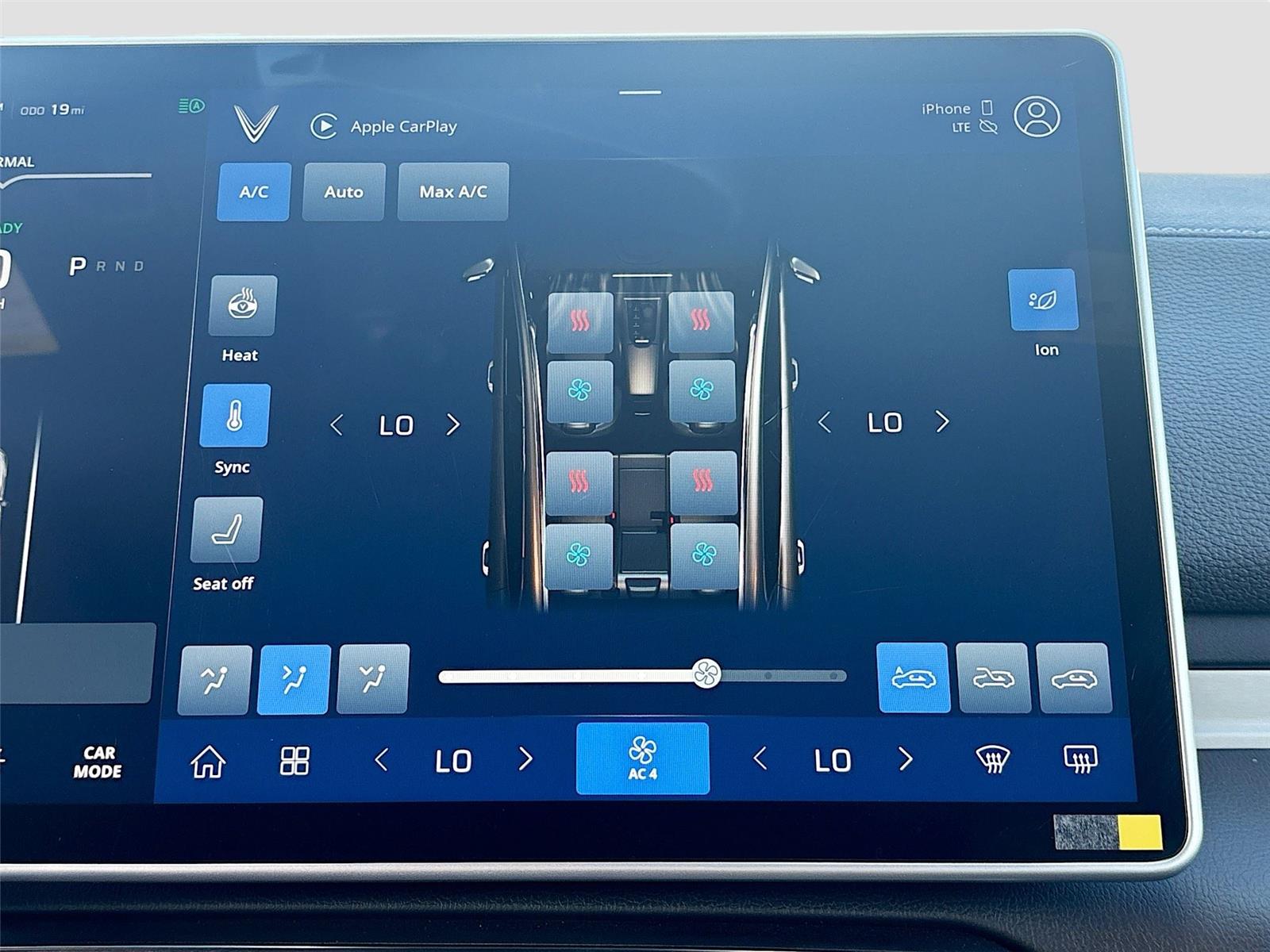 2025 VinFast VF 8 Plus