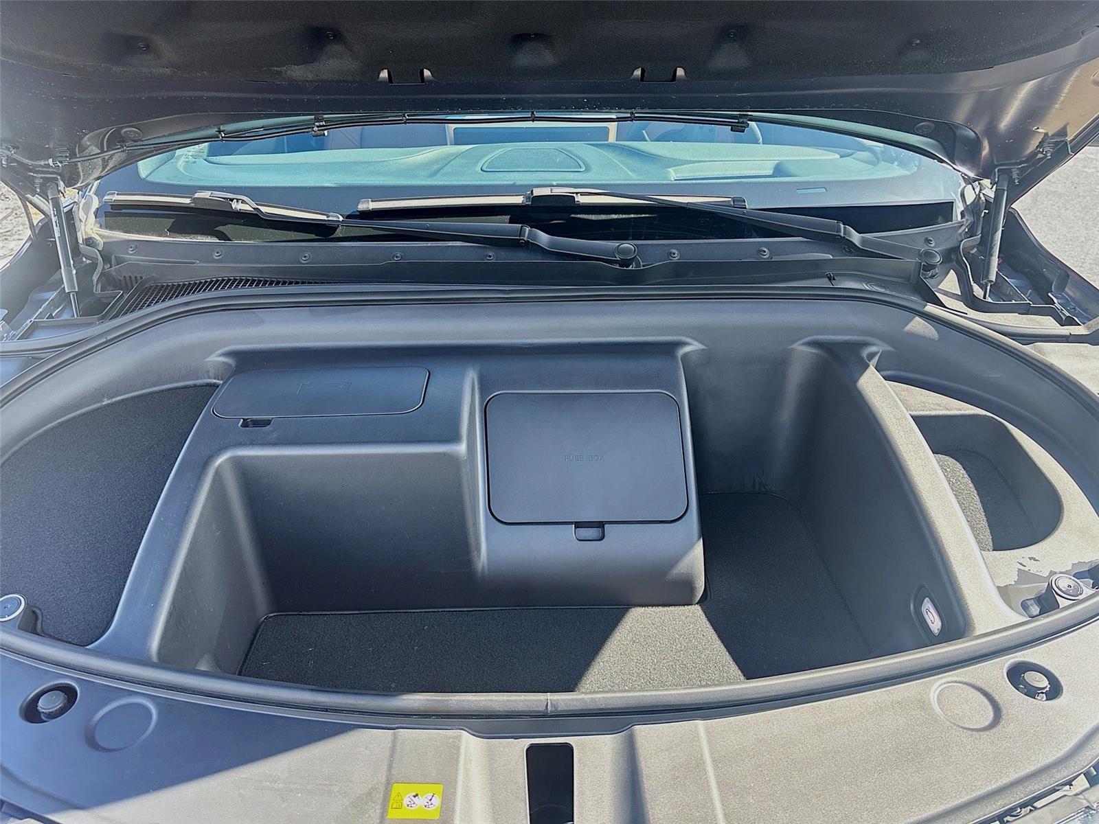 2025 VinFast VF 8 Plus