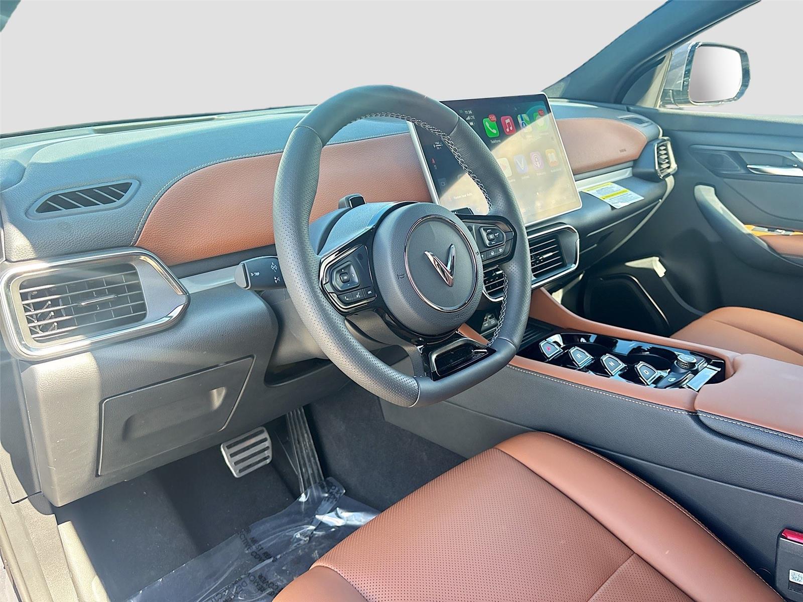 2025 VinFast VF 8 Plus
