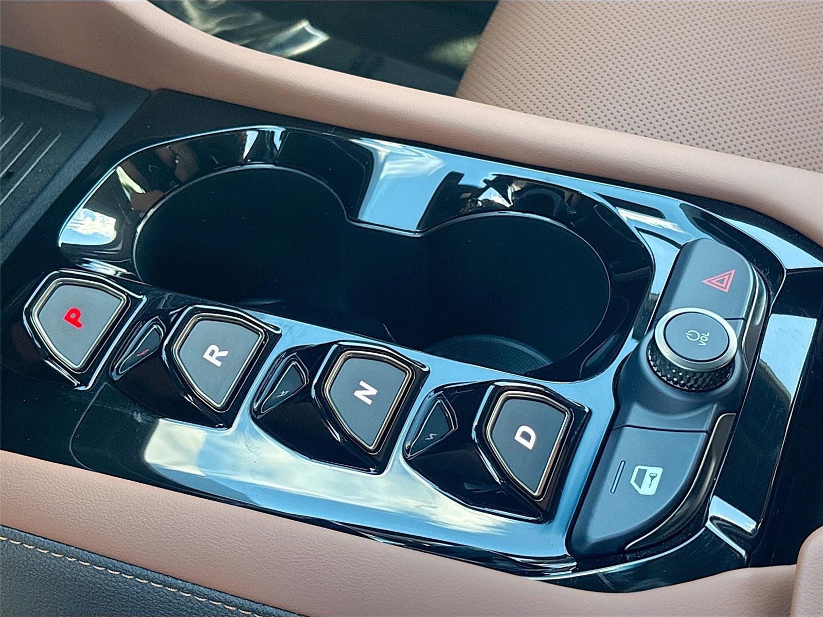 2025 VinFast VF 8 Plus