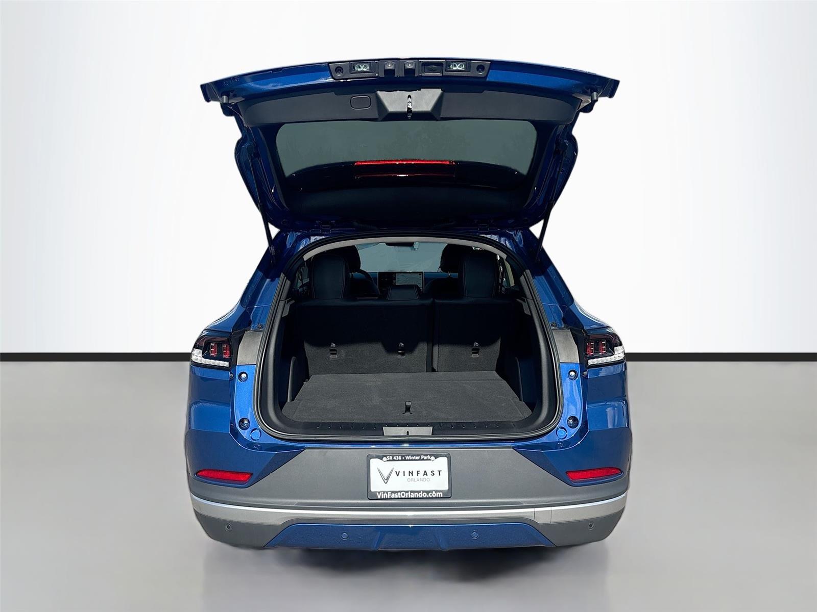 2025 VinFast VF 8 Eco