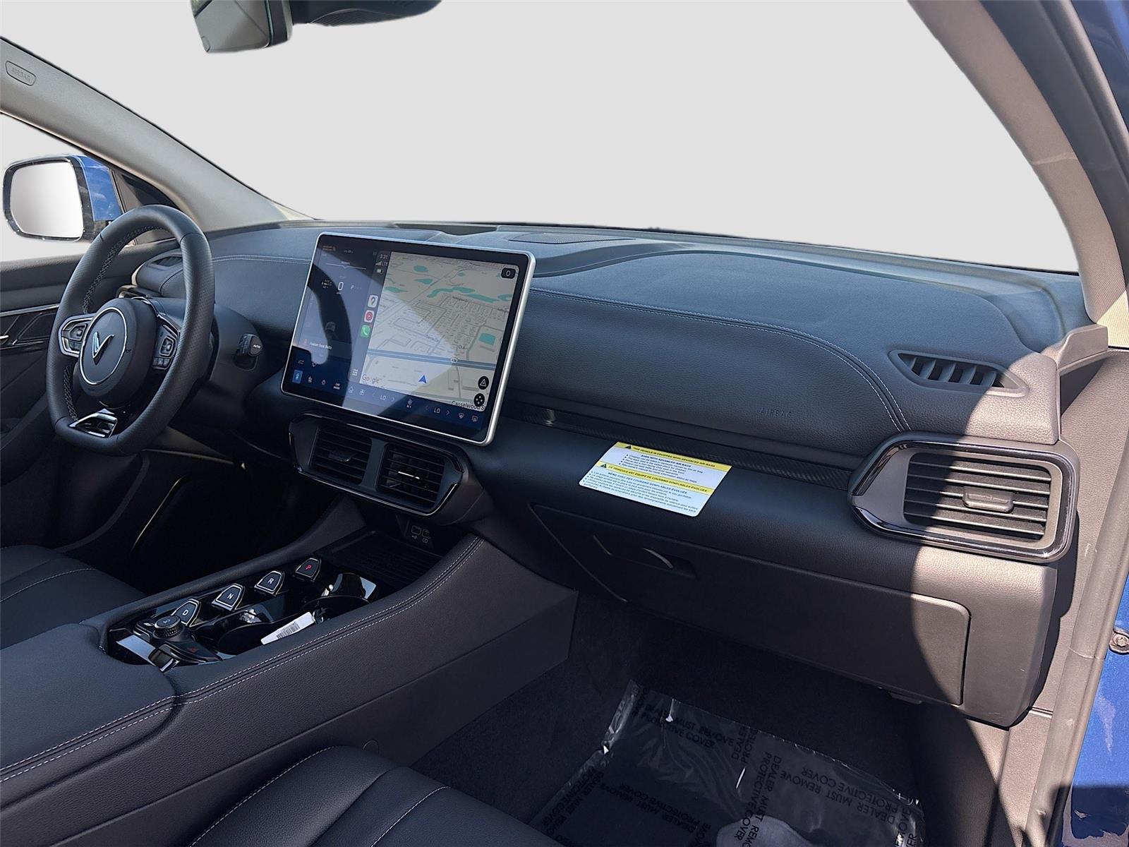 2025 VinFast VF 8 Eco