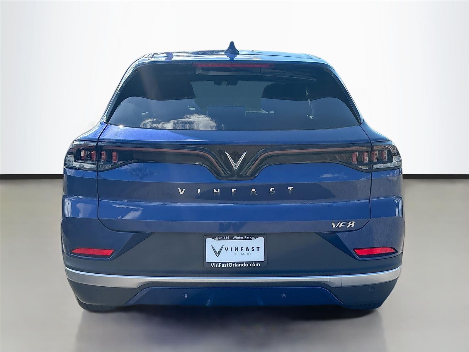 2025 VinFast VF 8 Eco