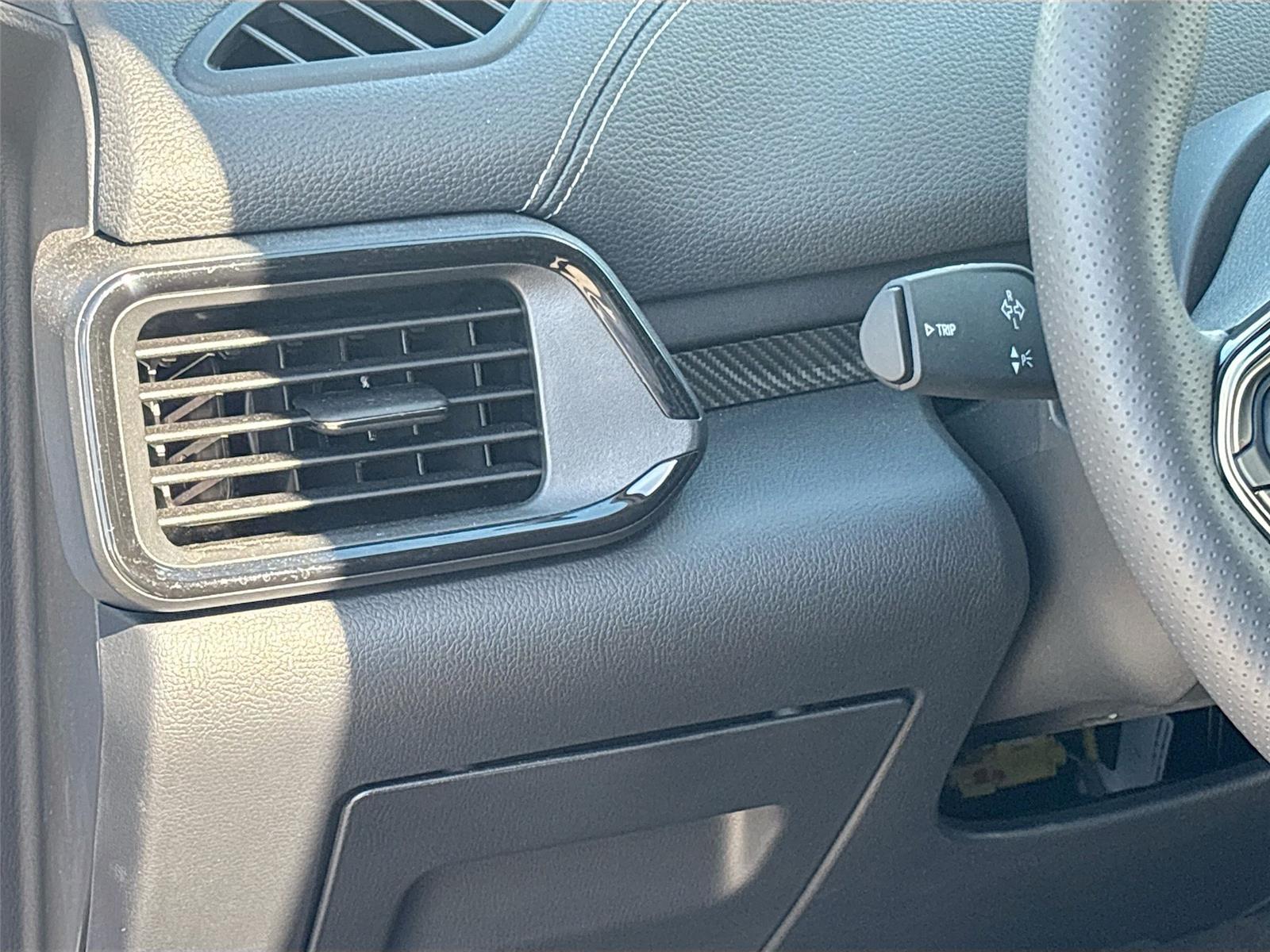 2025 VinFast VF 8 Eco