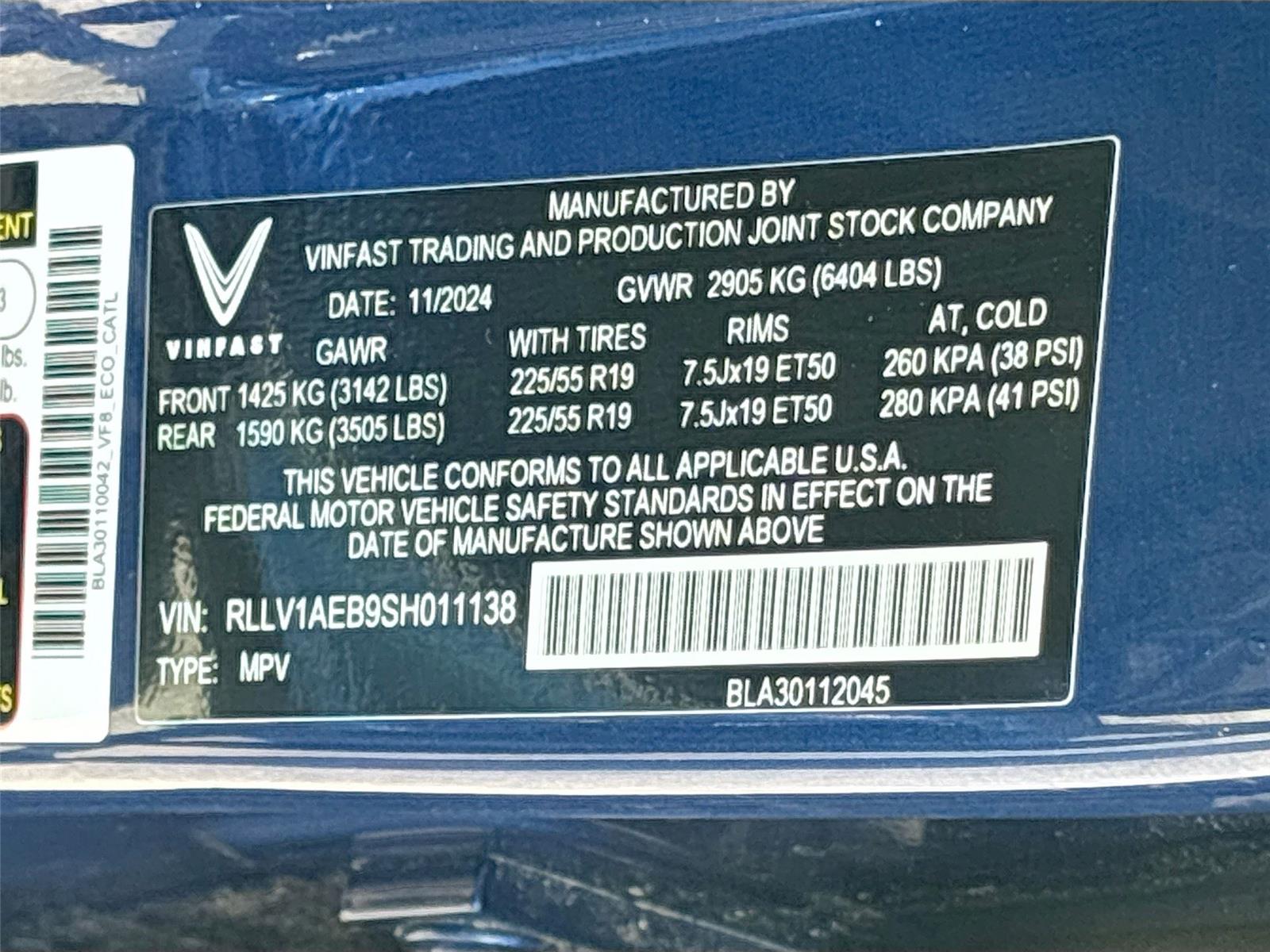 2025 VinFast VF 8 Eco