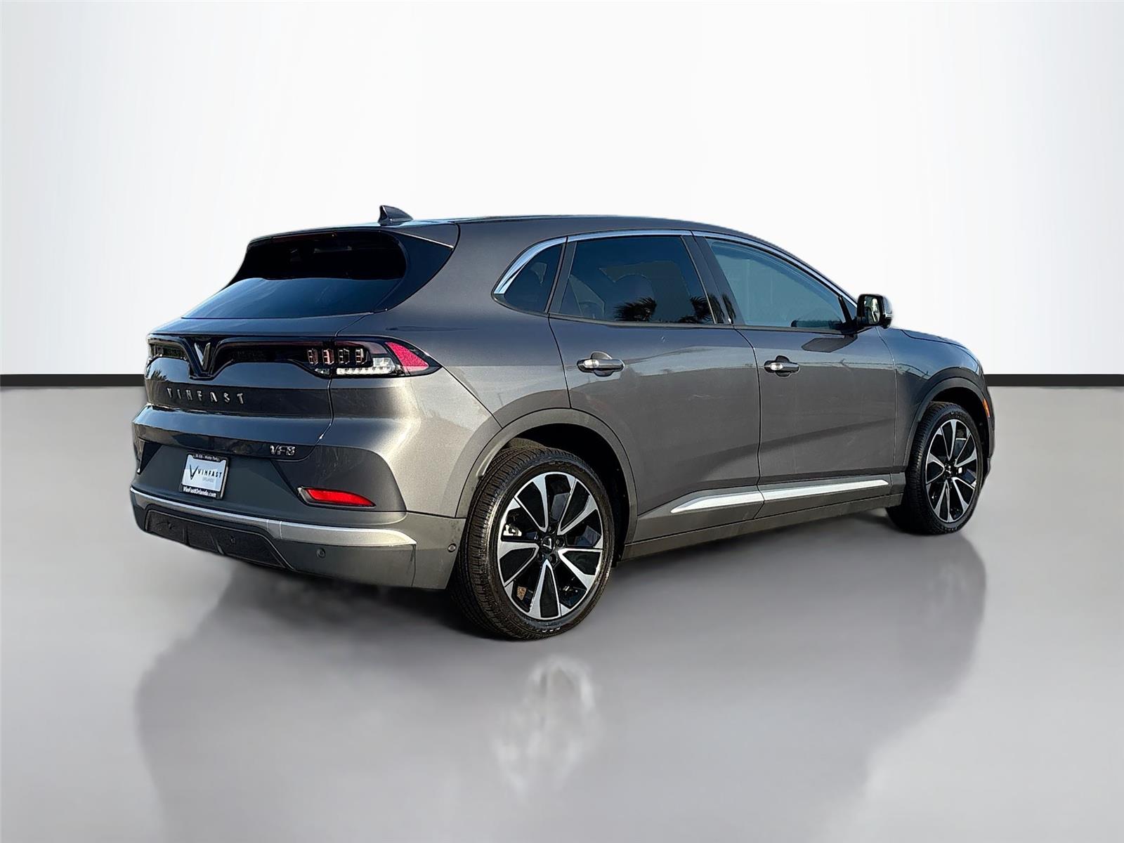 2025 VinFast VF 8 Plus