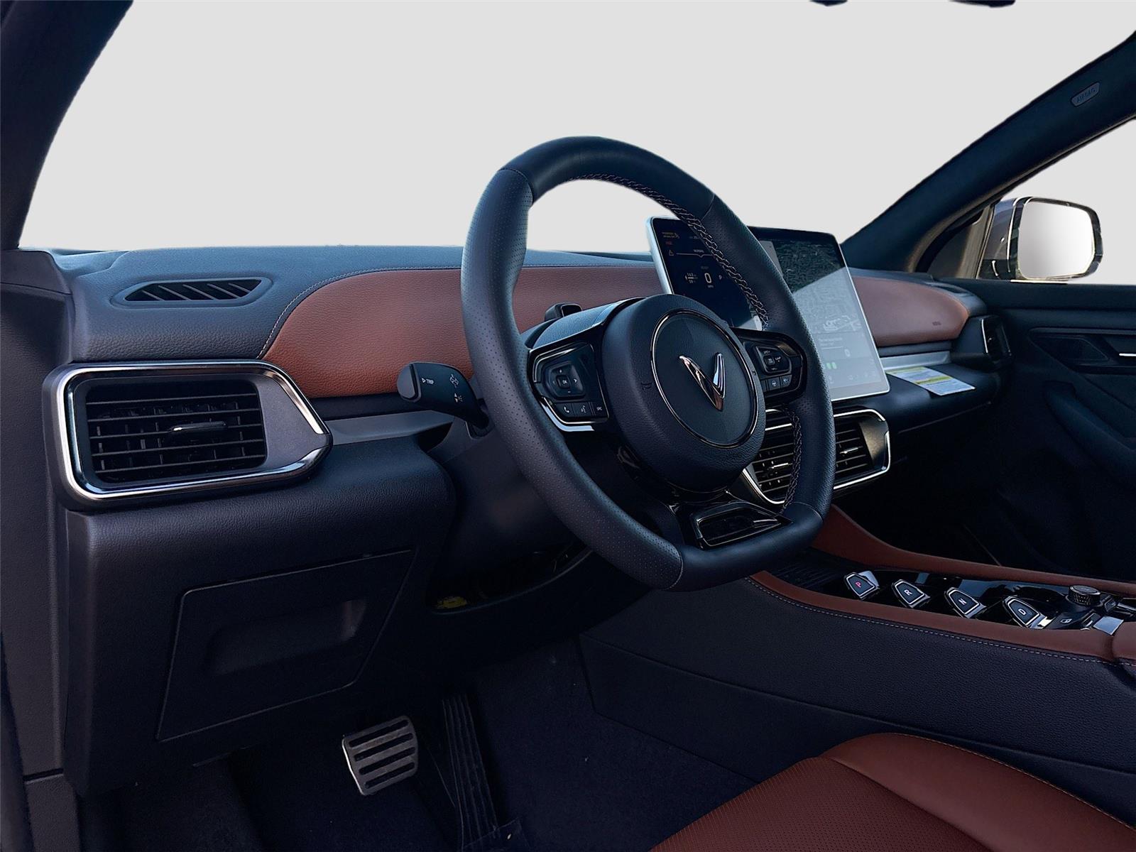 2025 VinFast VF 8 Plus