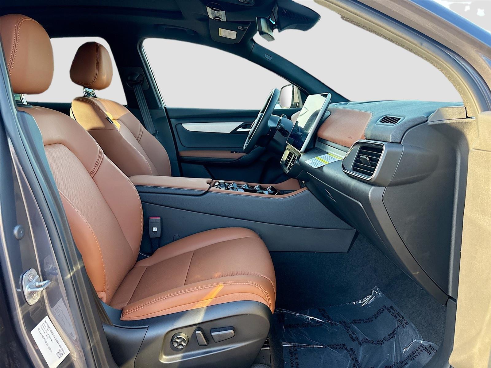 2025 VinFast VF 8 Plus