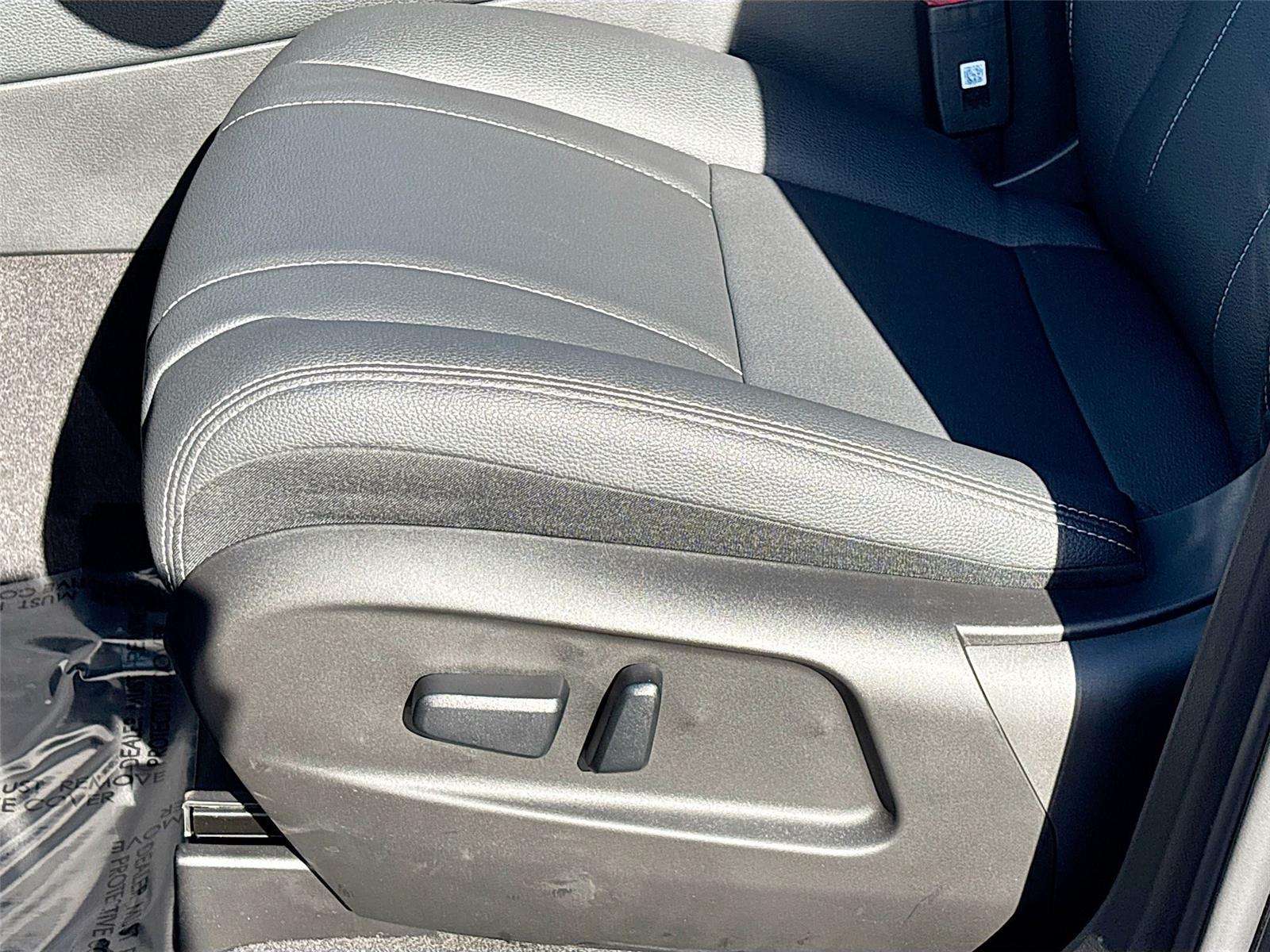 2025 VinFast VF 8 Eco