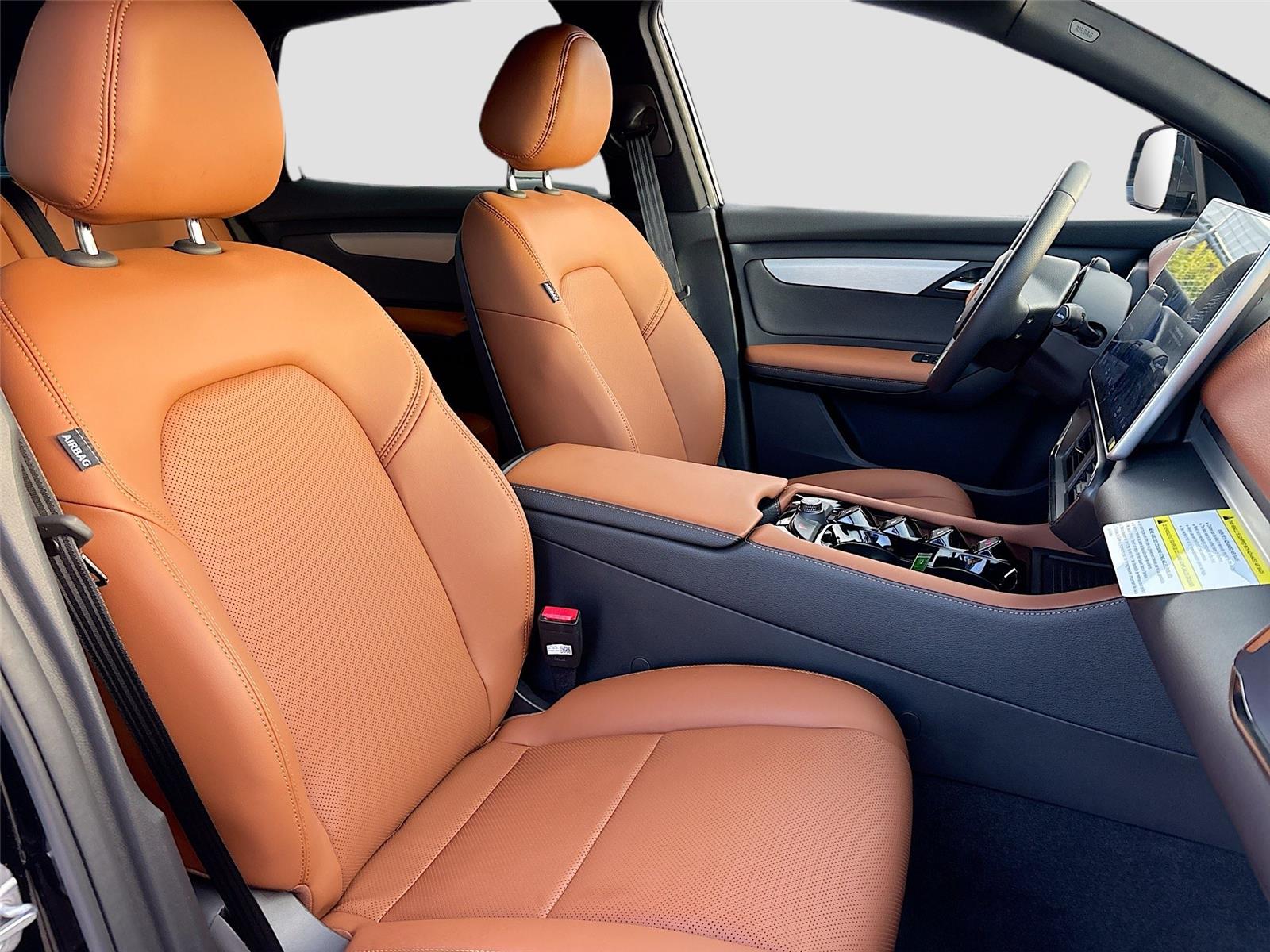 2025 VinFast VF 8 Plus