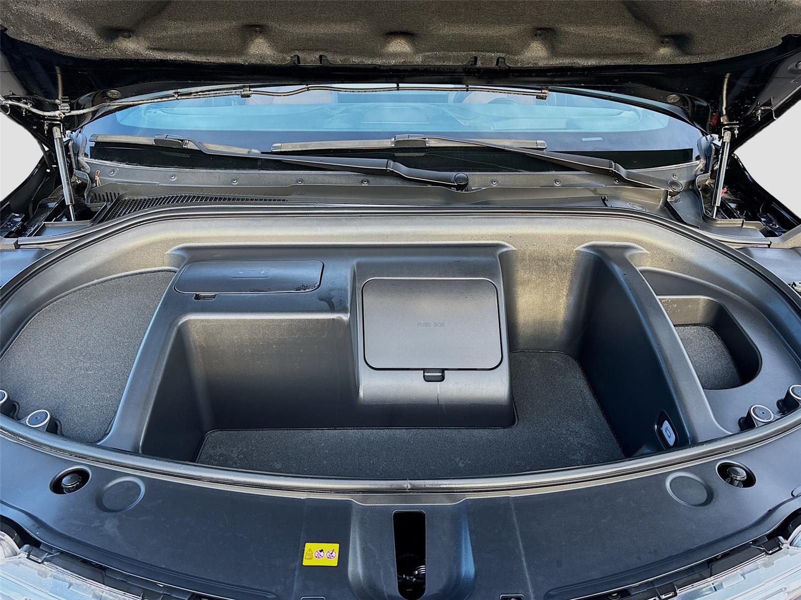 2025 VinFast VF 8 Plus