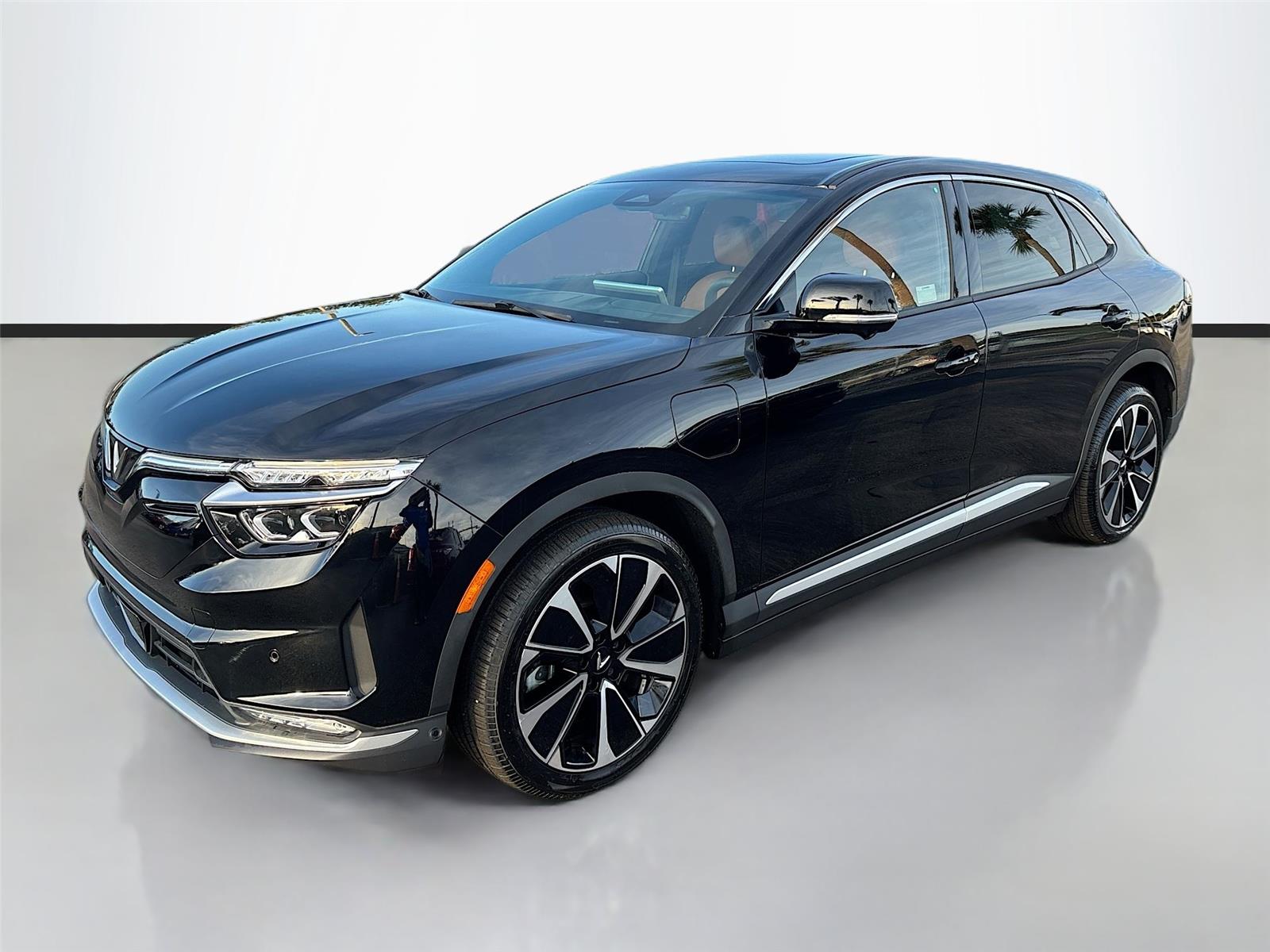 2025 VinFast VF 8 Plus