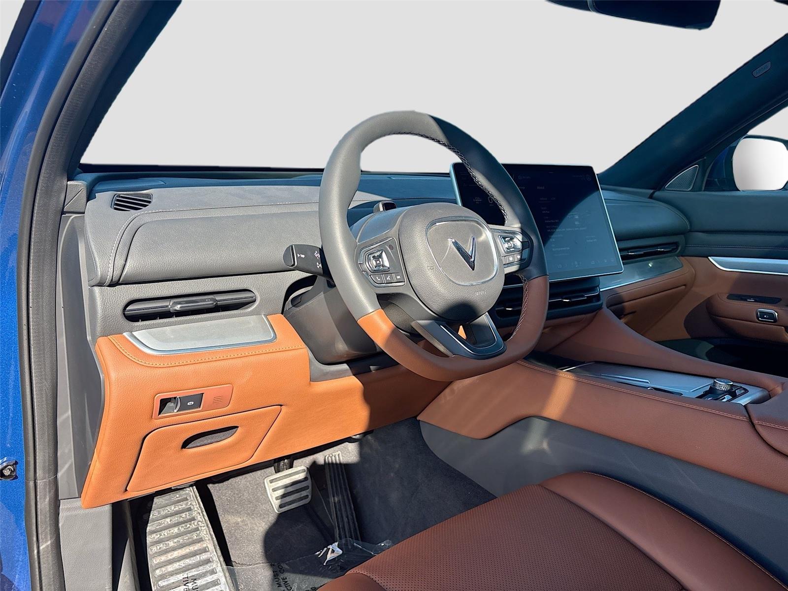 2024 VinFast VF 9 Plus