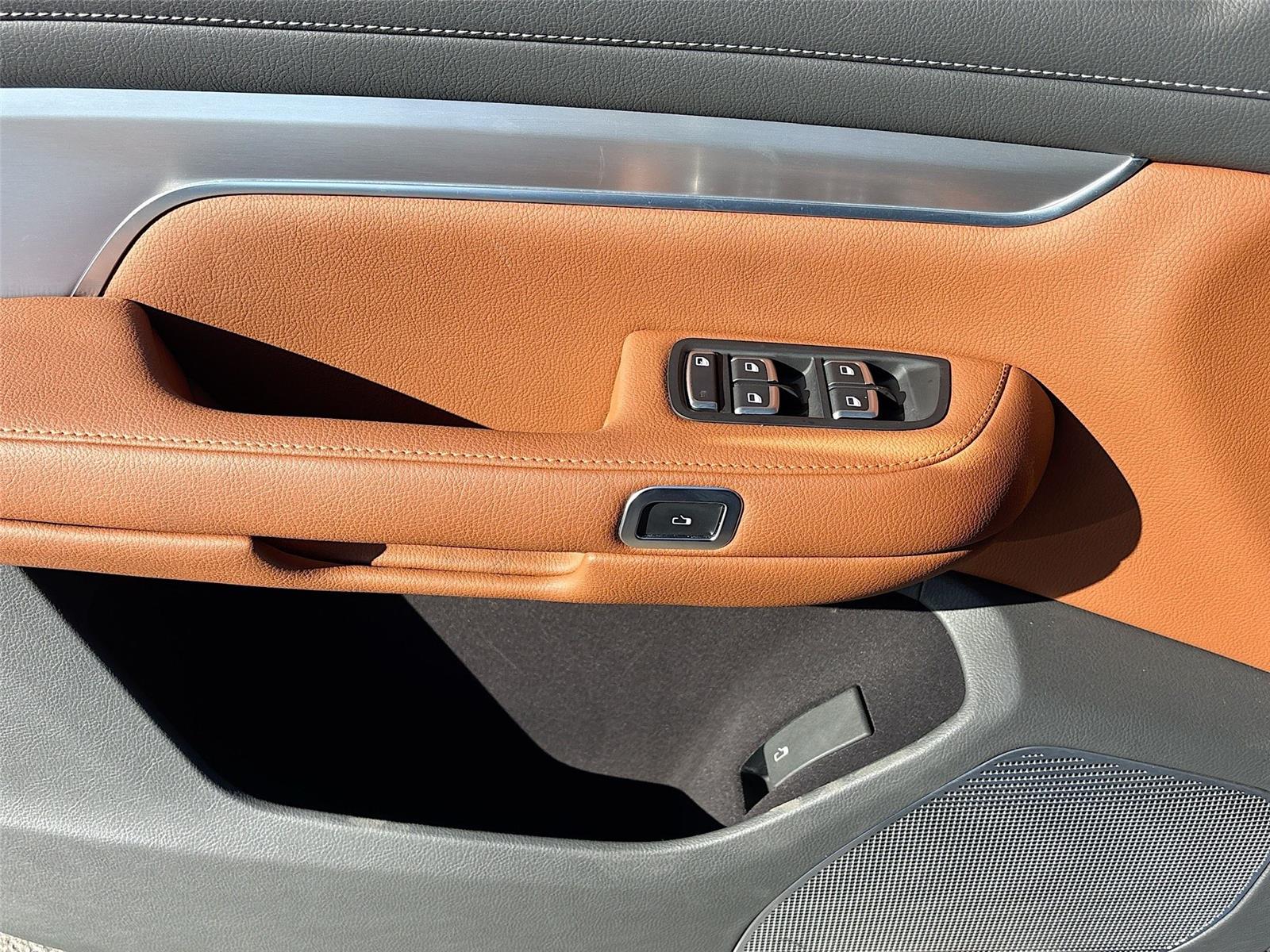 2024 VinFast VF 9 Plus