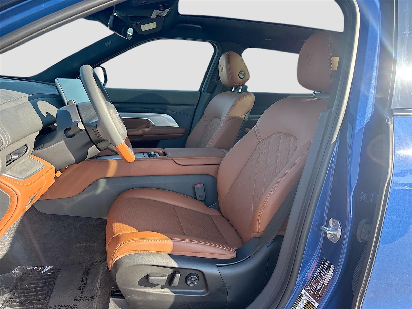 2024 VinFast VF 9 Plus