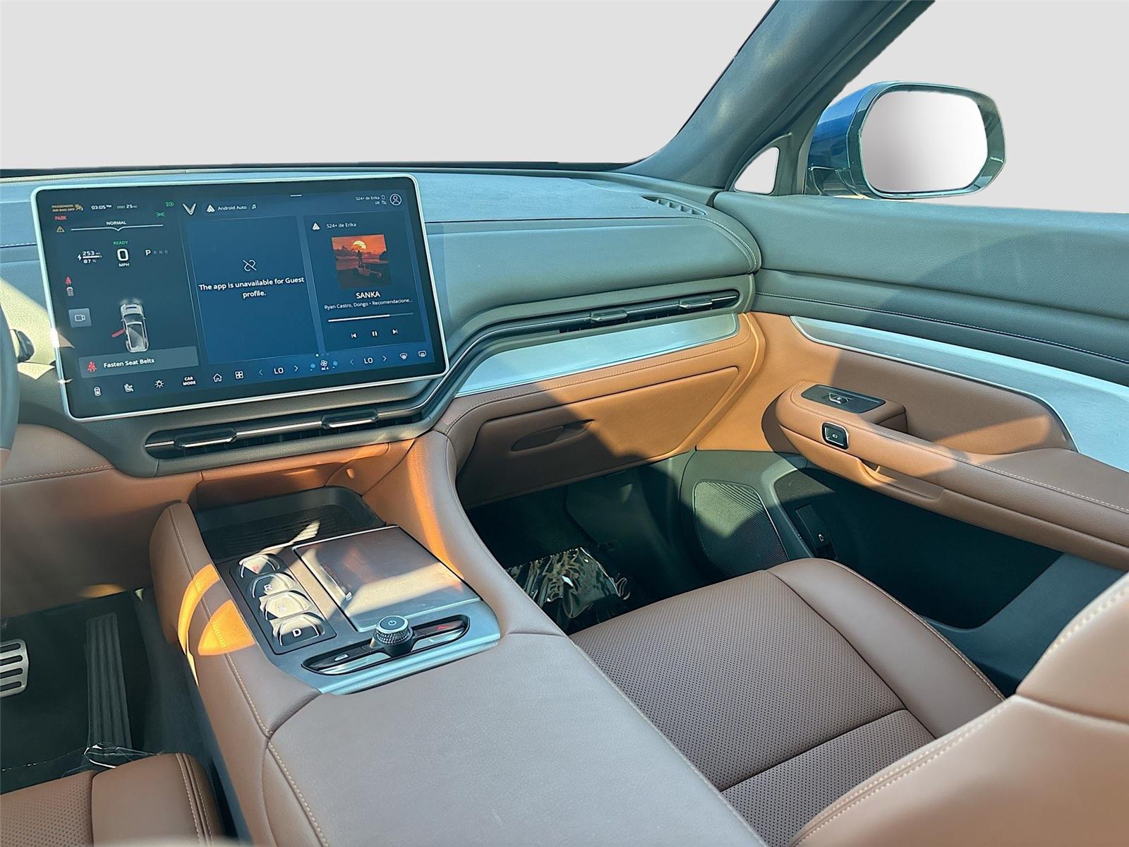 2024 VinFast VF 9 Plus