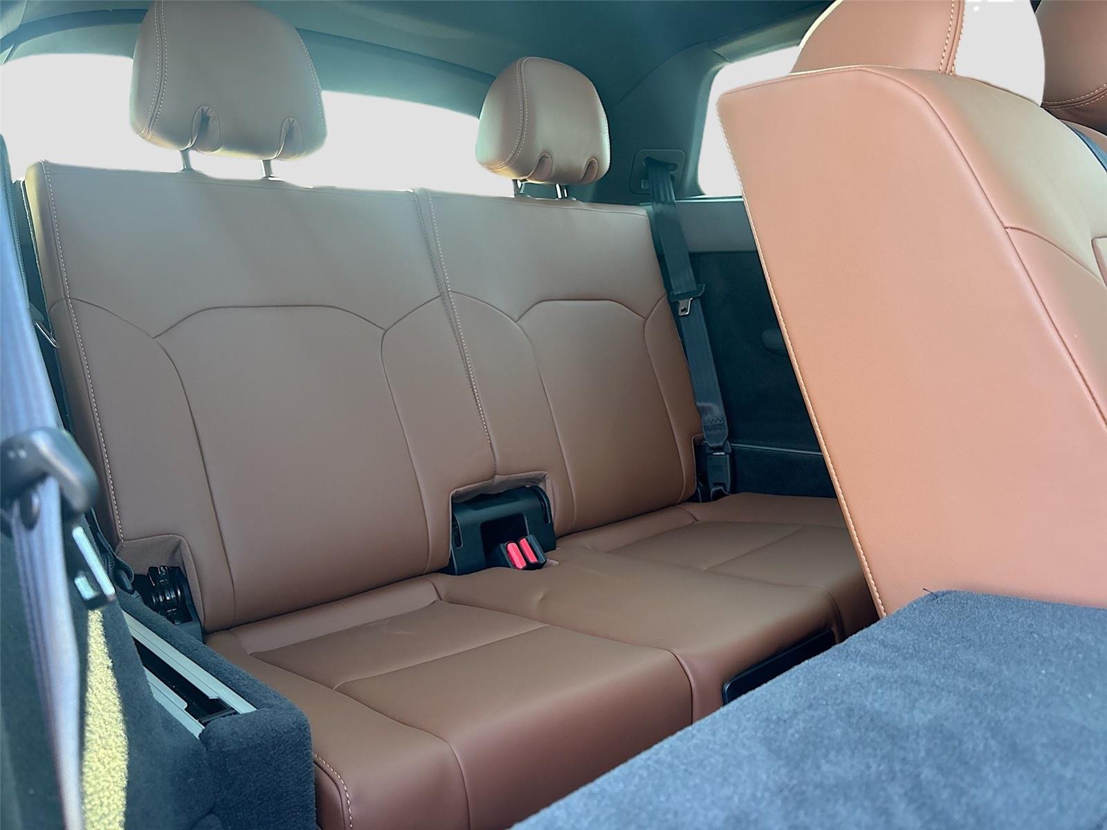 2024 VinFast VF 9 Plus