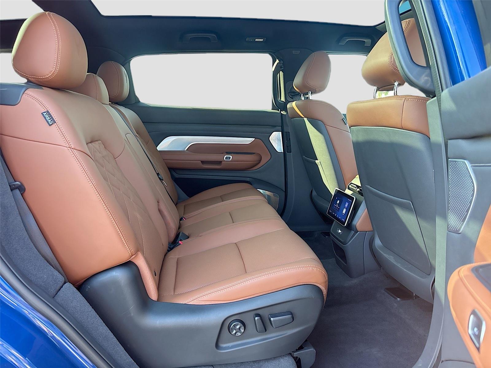 2024 VinFast VF 9 Plus