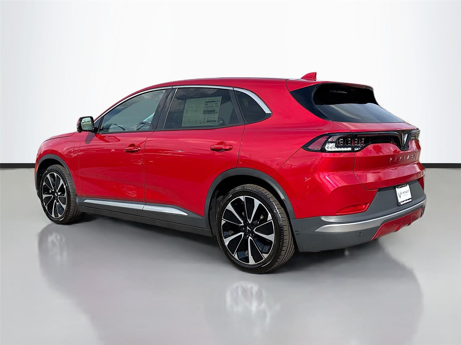 2025 VinFast VF 8 Plus