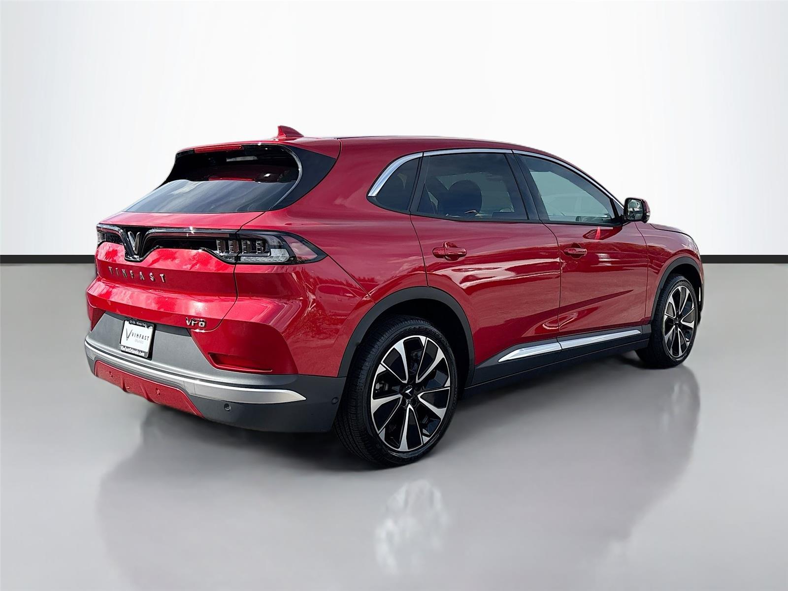 2025 VinFast VF 8 Plus