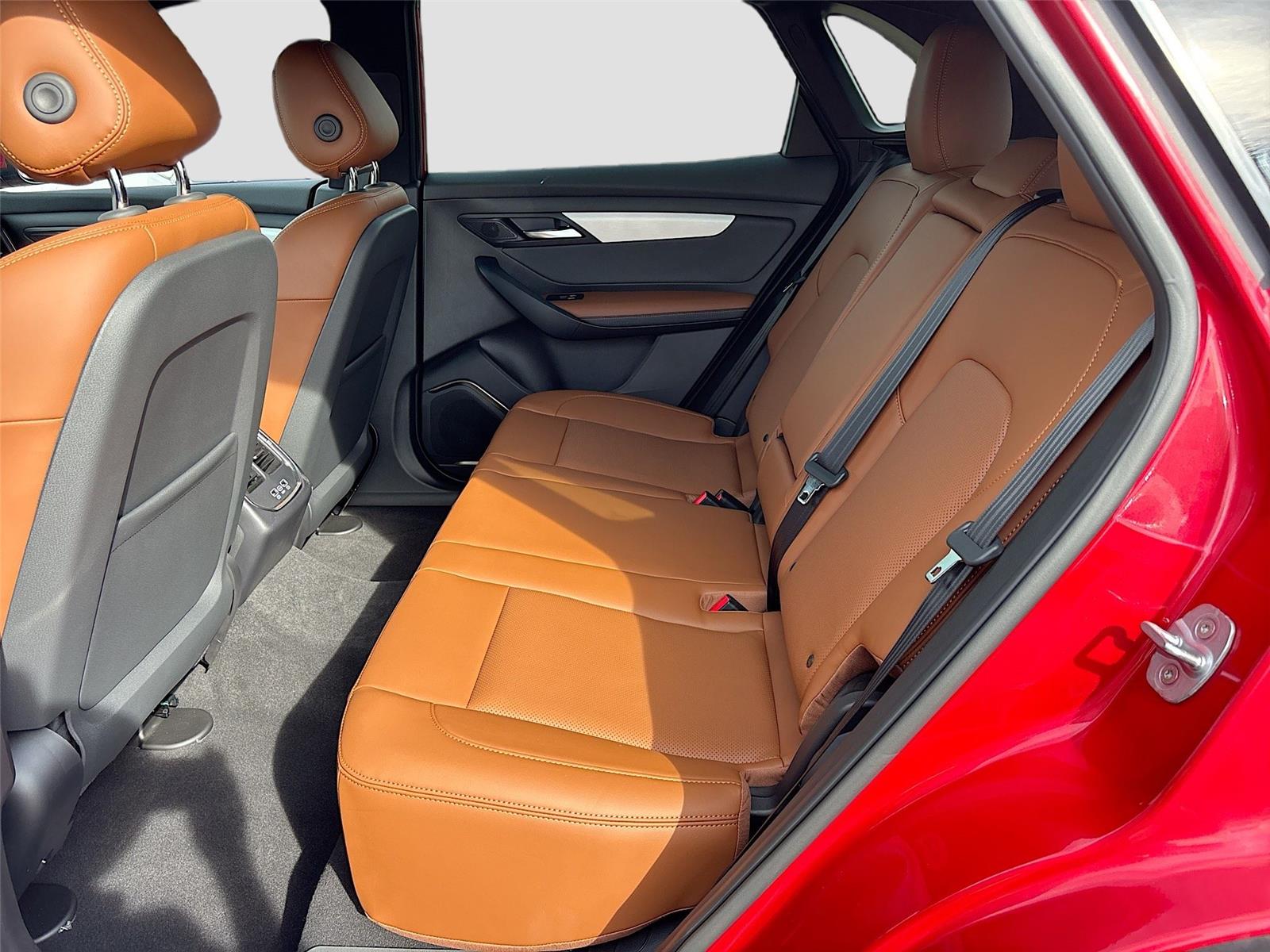 2025 VinFast VF 8 Plus