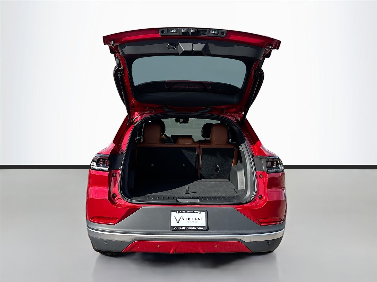 2025 VinFast VF 8 Plus