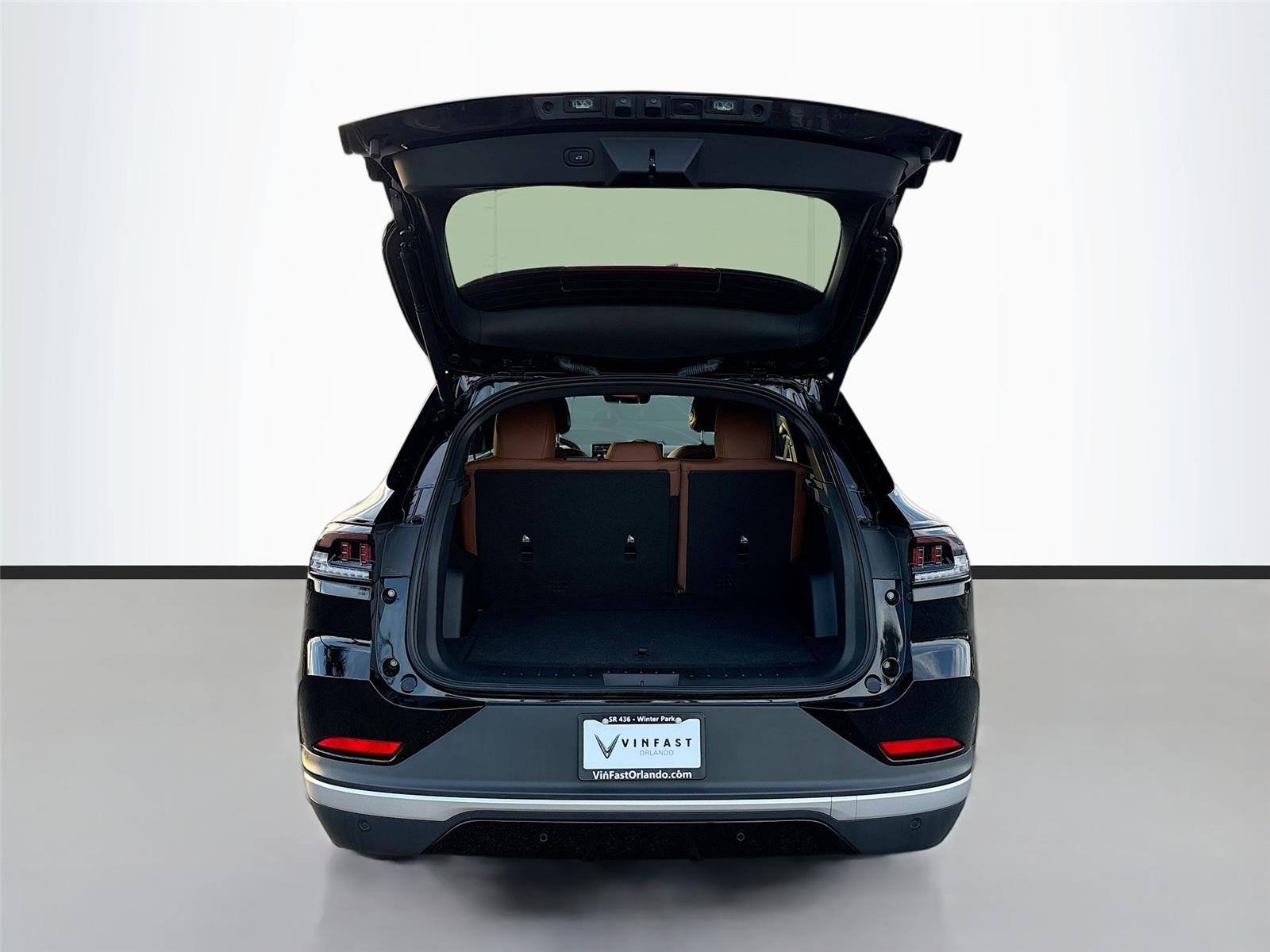 2025 VinFast VF 8 Plus