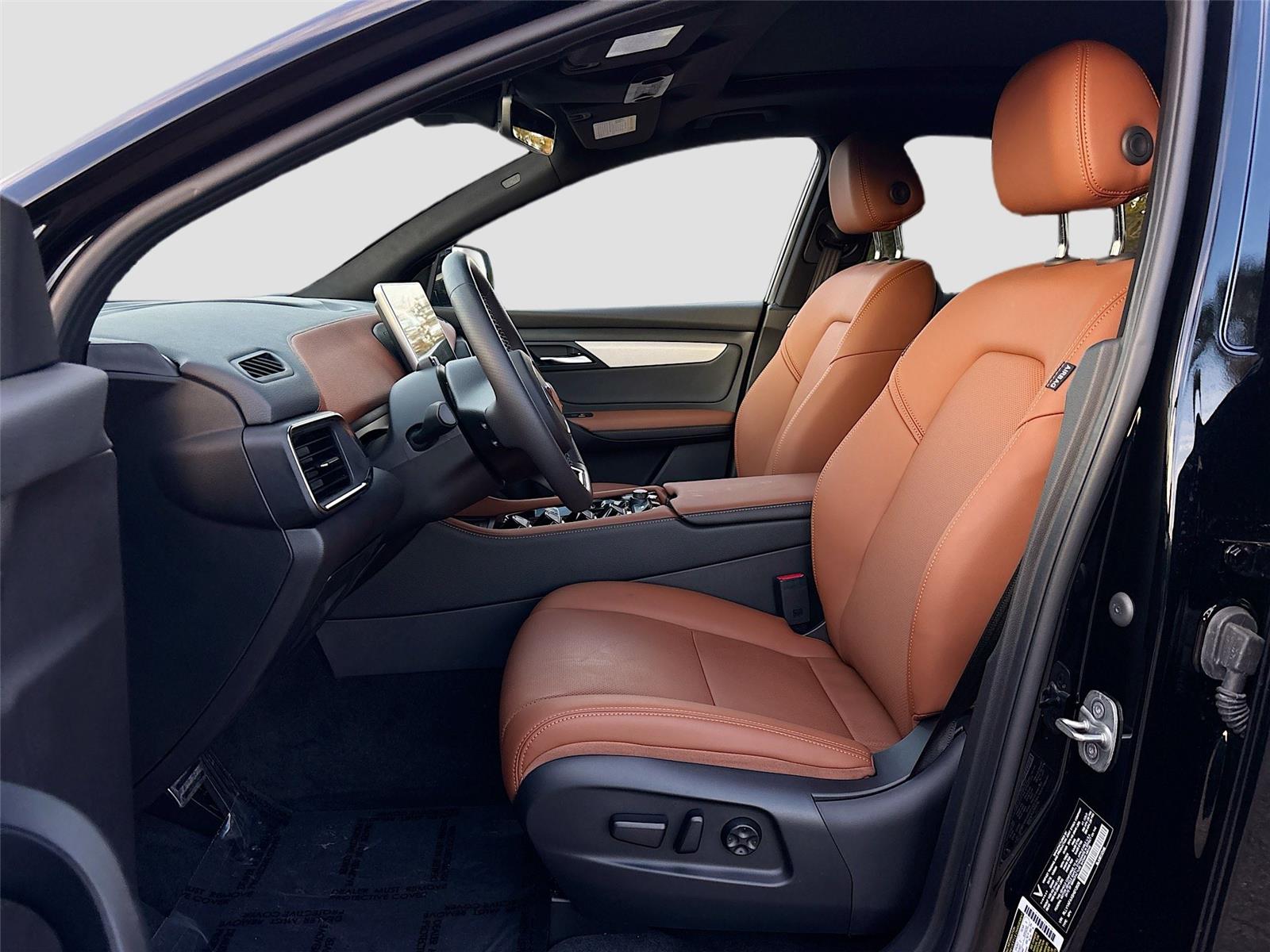 2025 VinFast VF 8 Plus