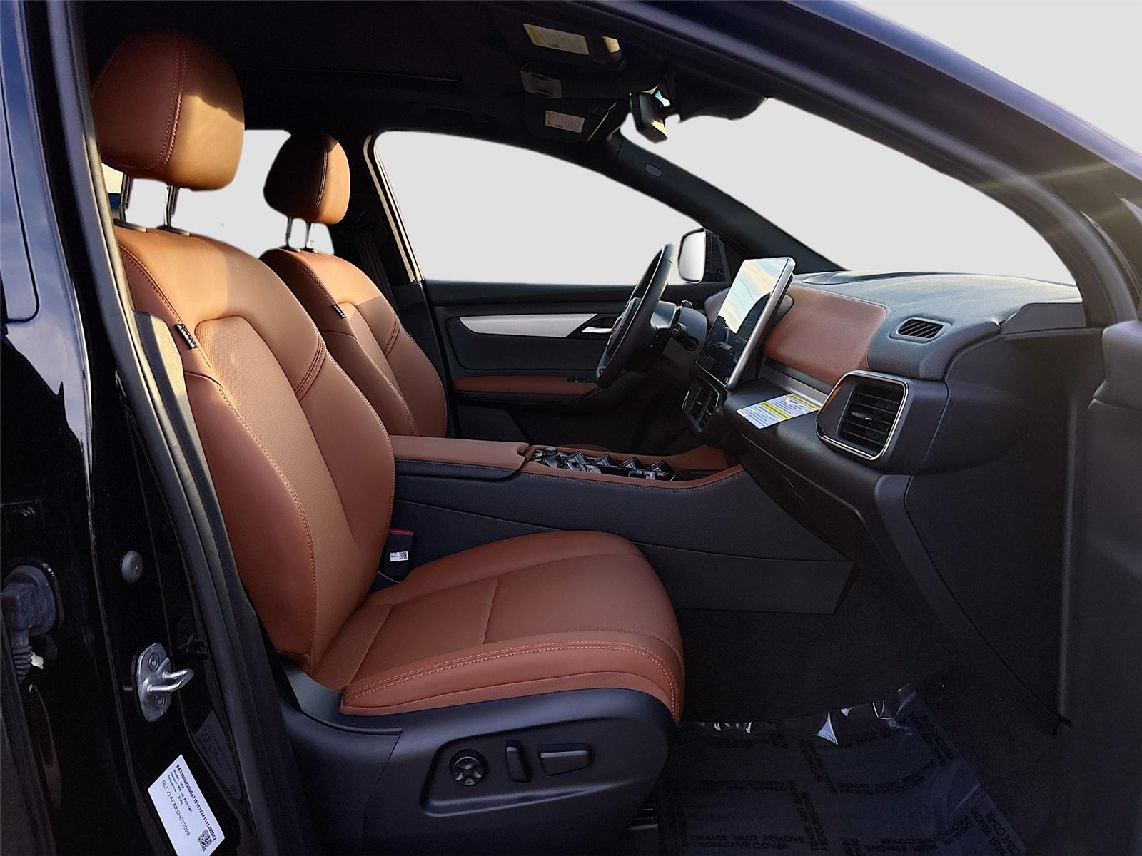 2025 VinFast VF 8 Plus