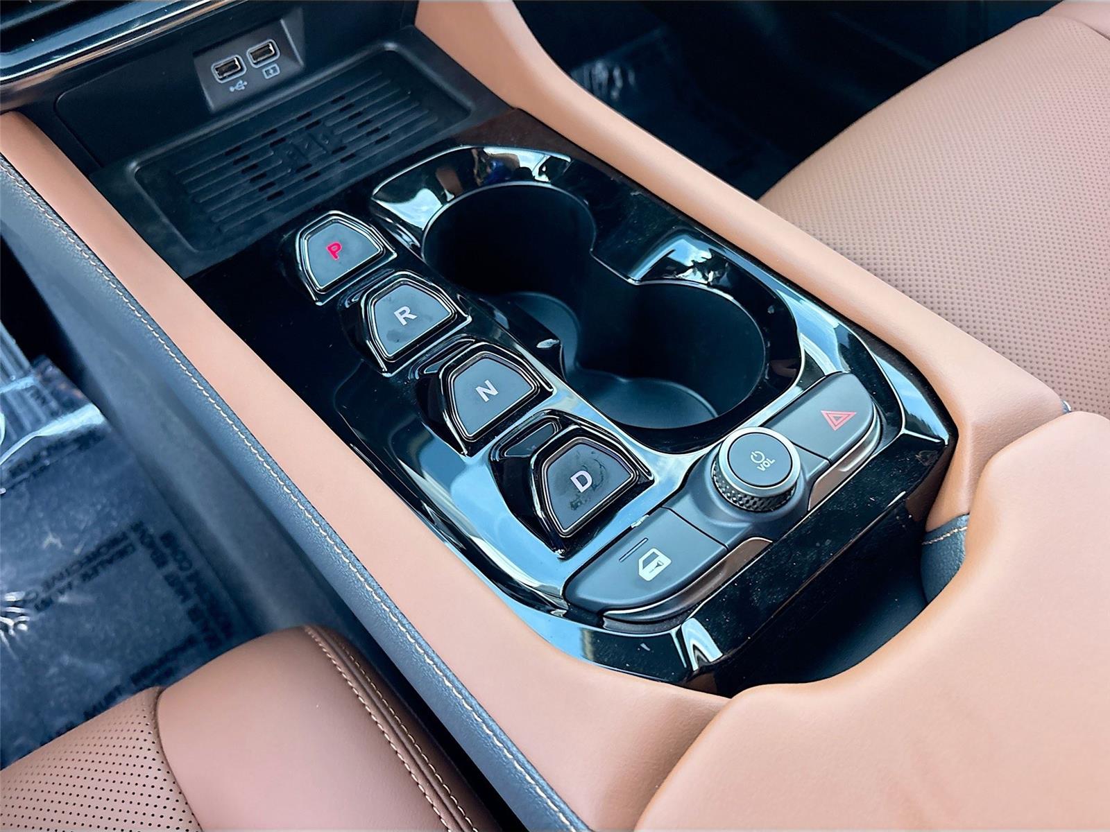 2025 VinFast VF 8 Plus