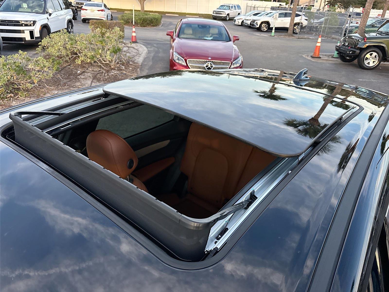 2025 VinFast VF 8 Plus