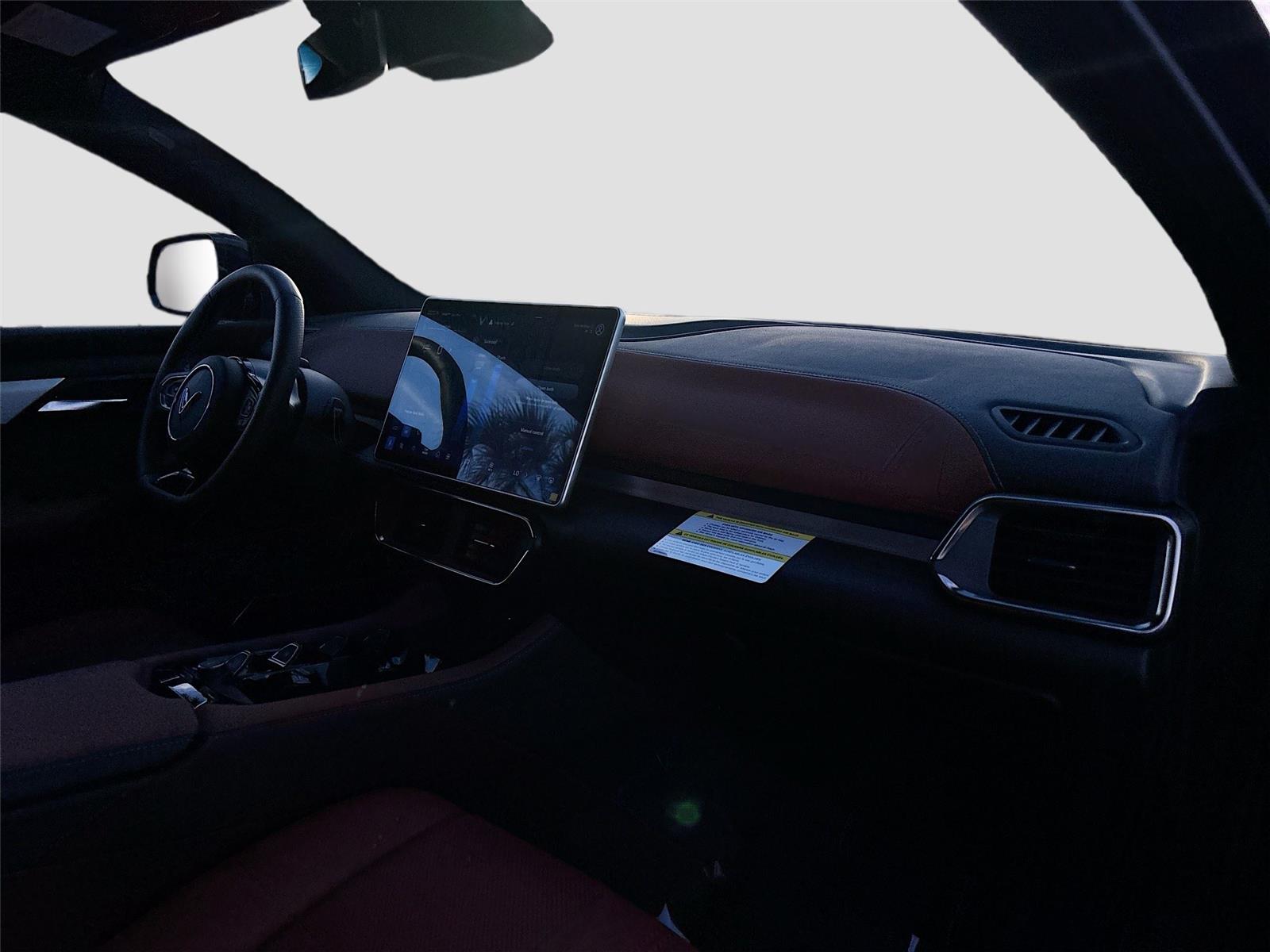 2025 VinFast VF 8 Plus