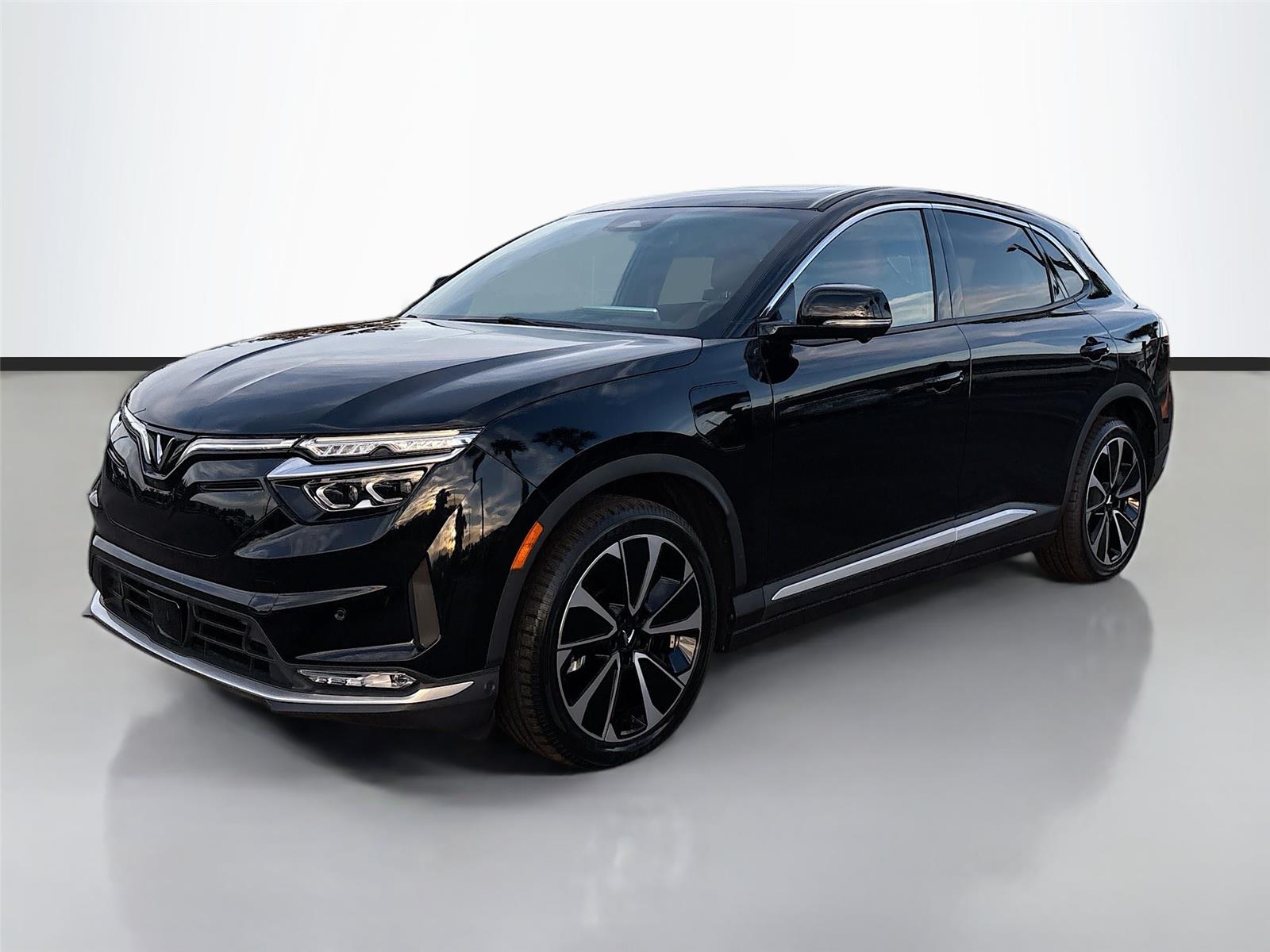 2025 VinFast VF 8 Plus