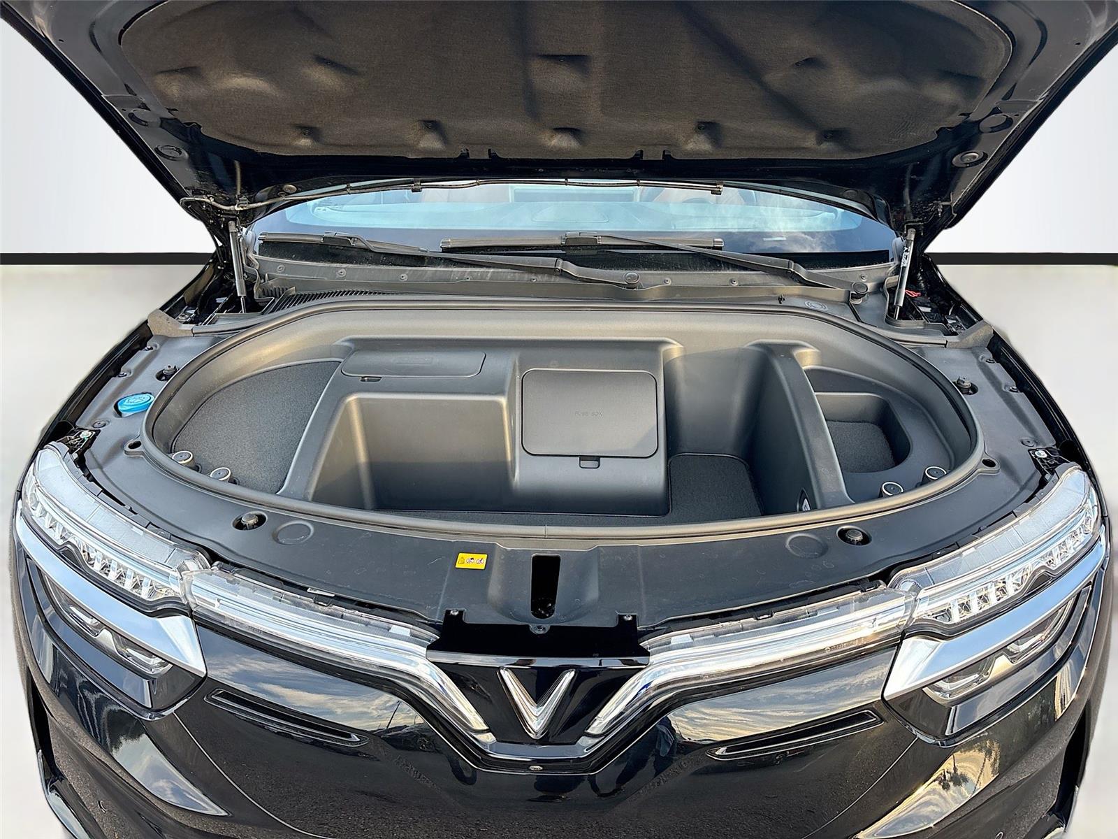 2025 VinFast VF 8 Plus