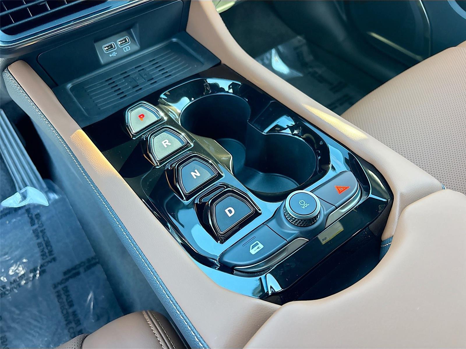 2025 VinFast VF 8 Plus