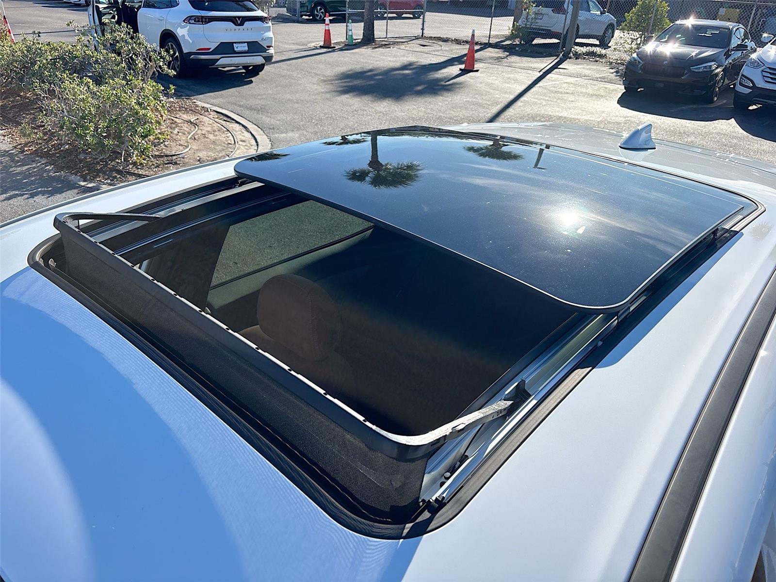 2025 VinFast VF 8 Plus