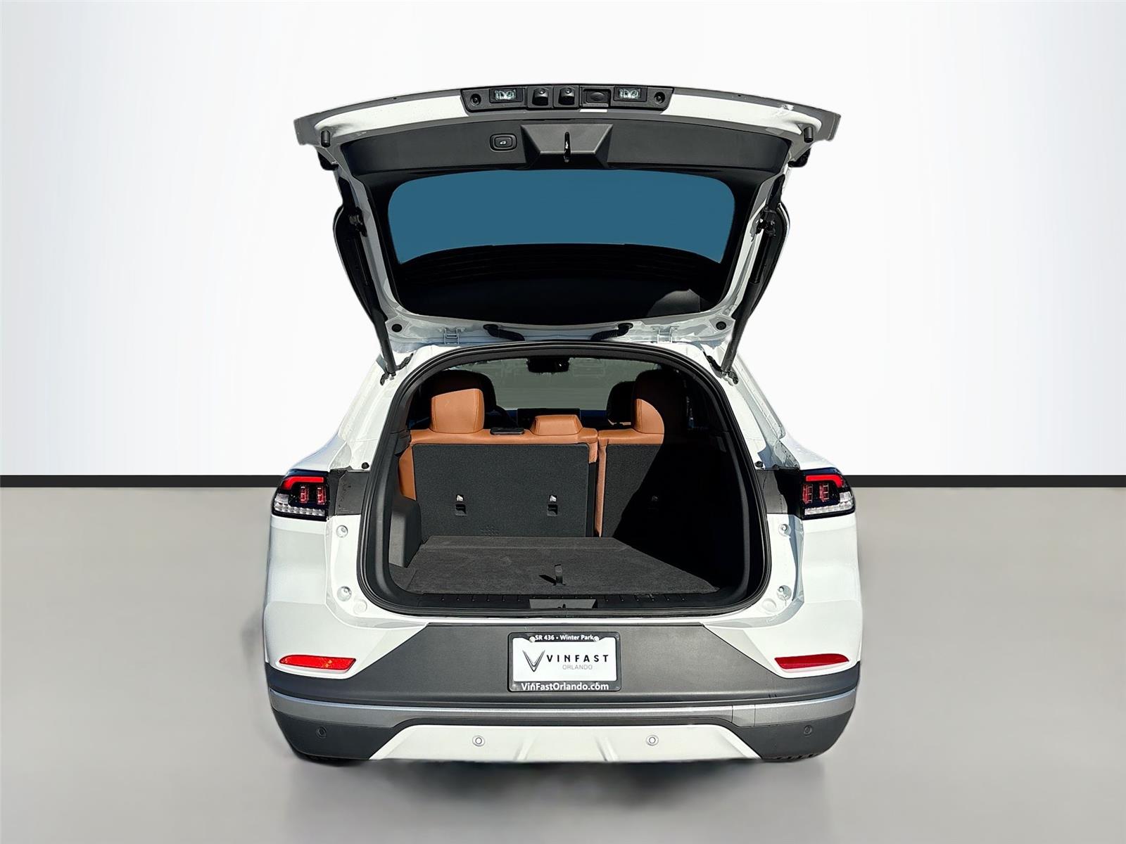 2025 VinFast VF 8 Plus