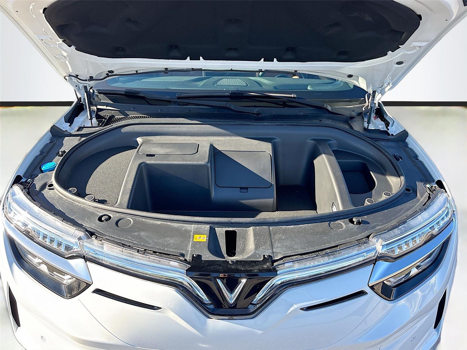 2025 VinFast VF 8 Plus